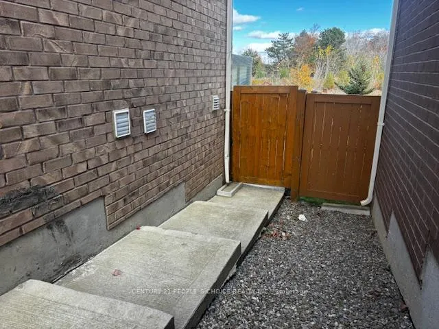 Photo 2 of Unit (Basement), 54 Ringway Road, Brampton, Northwest Brampton — HOMEH