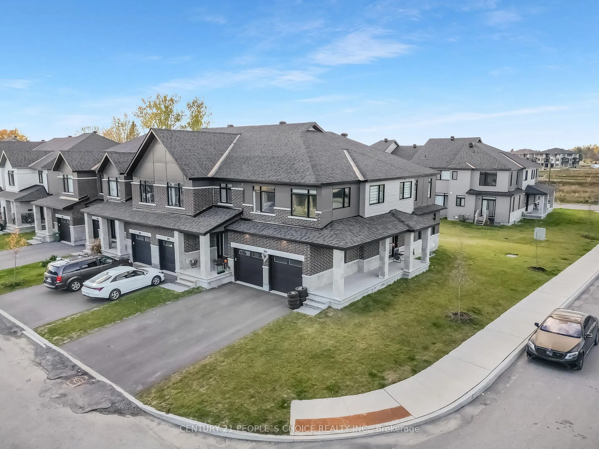 Photo 1 of 300 Makobe Lane, Ottawa, Riverside South/Gloucester Glen — HOMEH