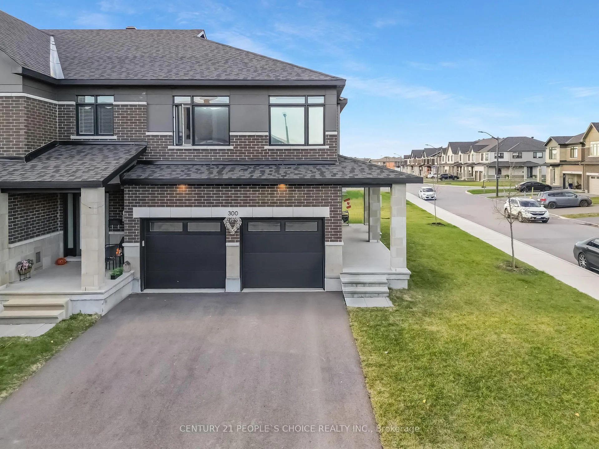 Photo 4 of 300 Makobe Lane, Ottawa, Riverside South/Gloucester Glen — HOMEH