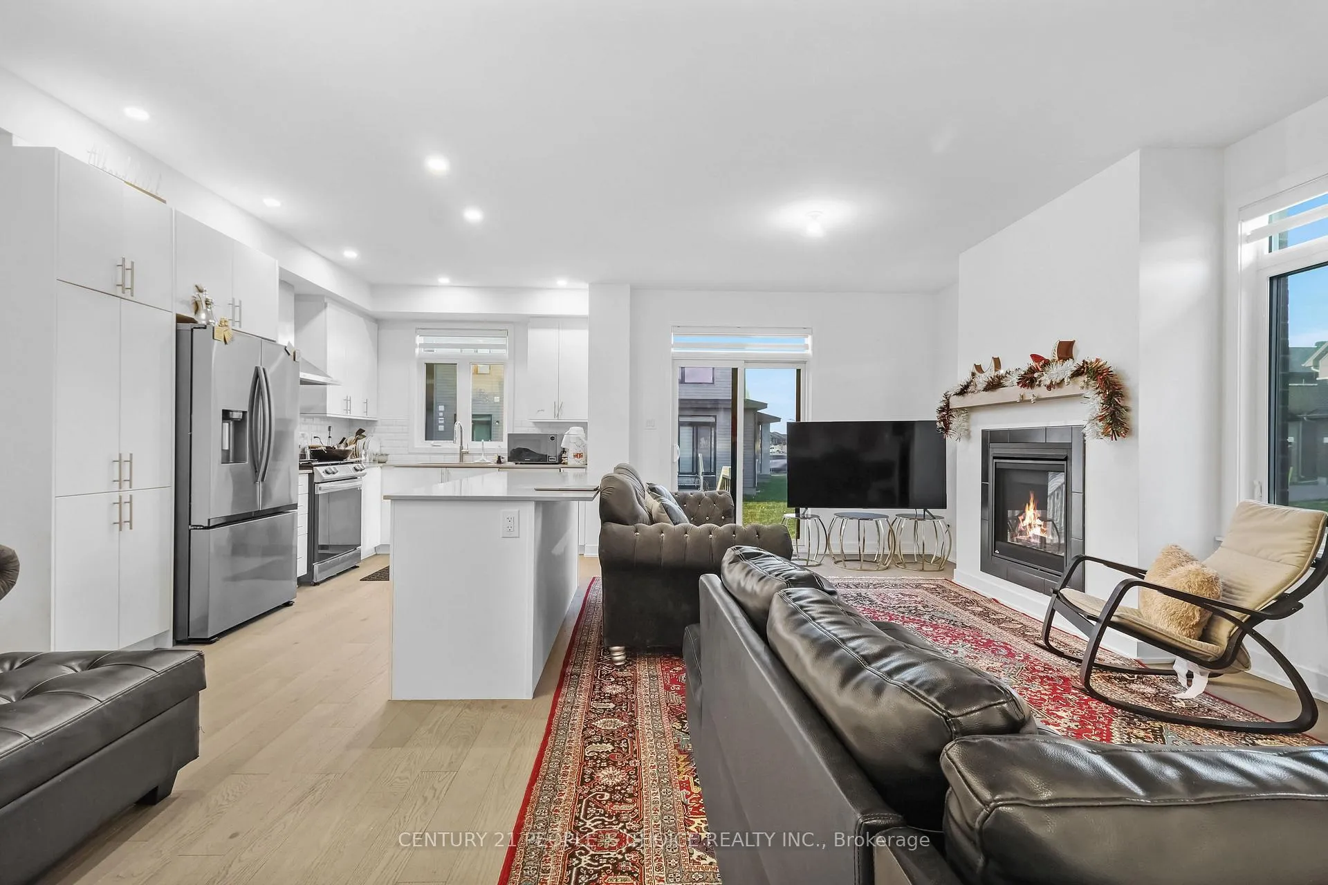 Photo 8 of 300 Makobe Lane, Ottawa, Riverside South/Gloucester Glen — HOMEH