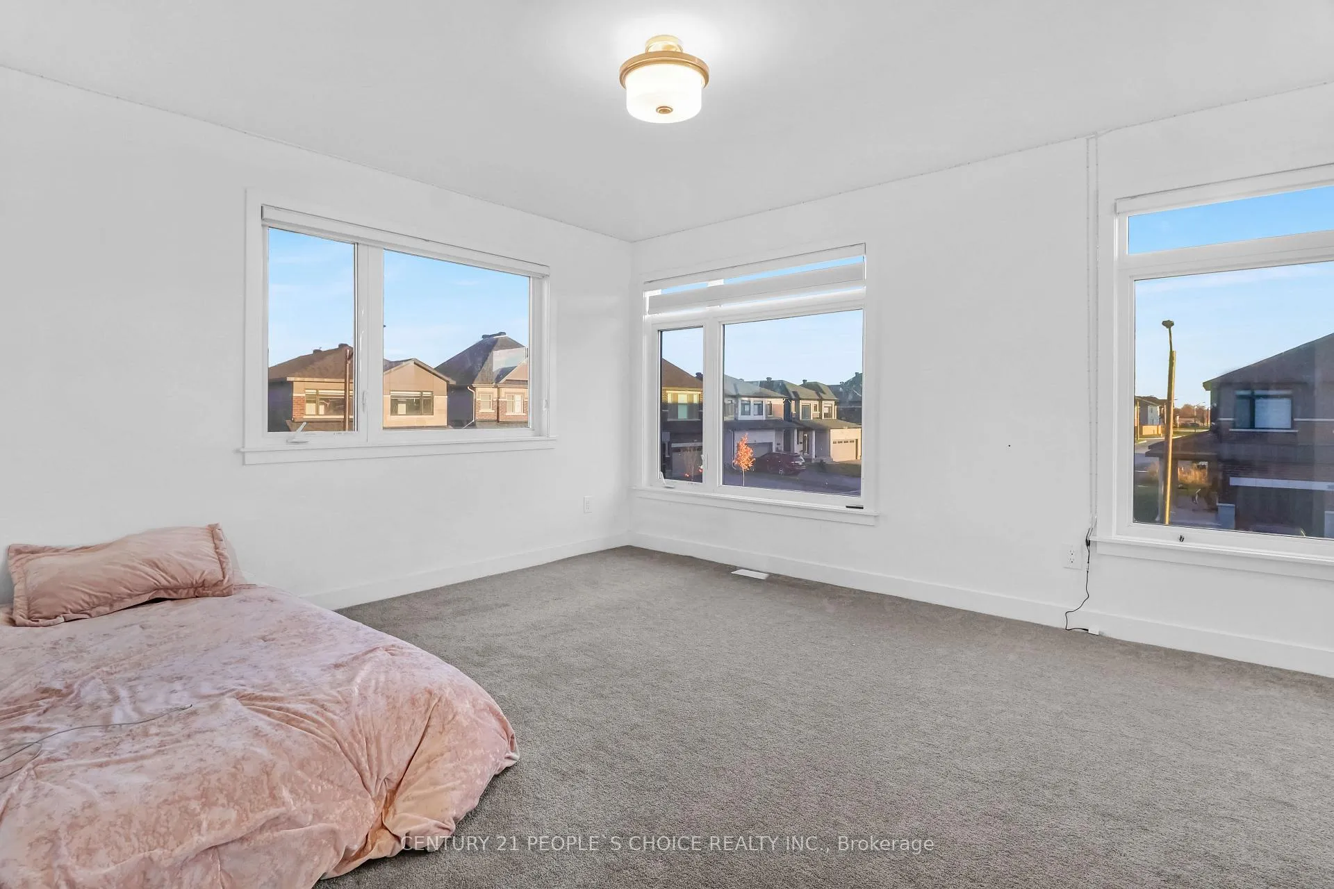 Photo 18 of 300 Makobe Lane, Ottawa, Riverside South/Gloucester Glen — HOMEH