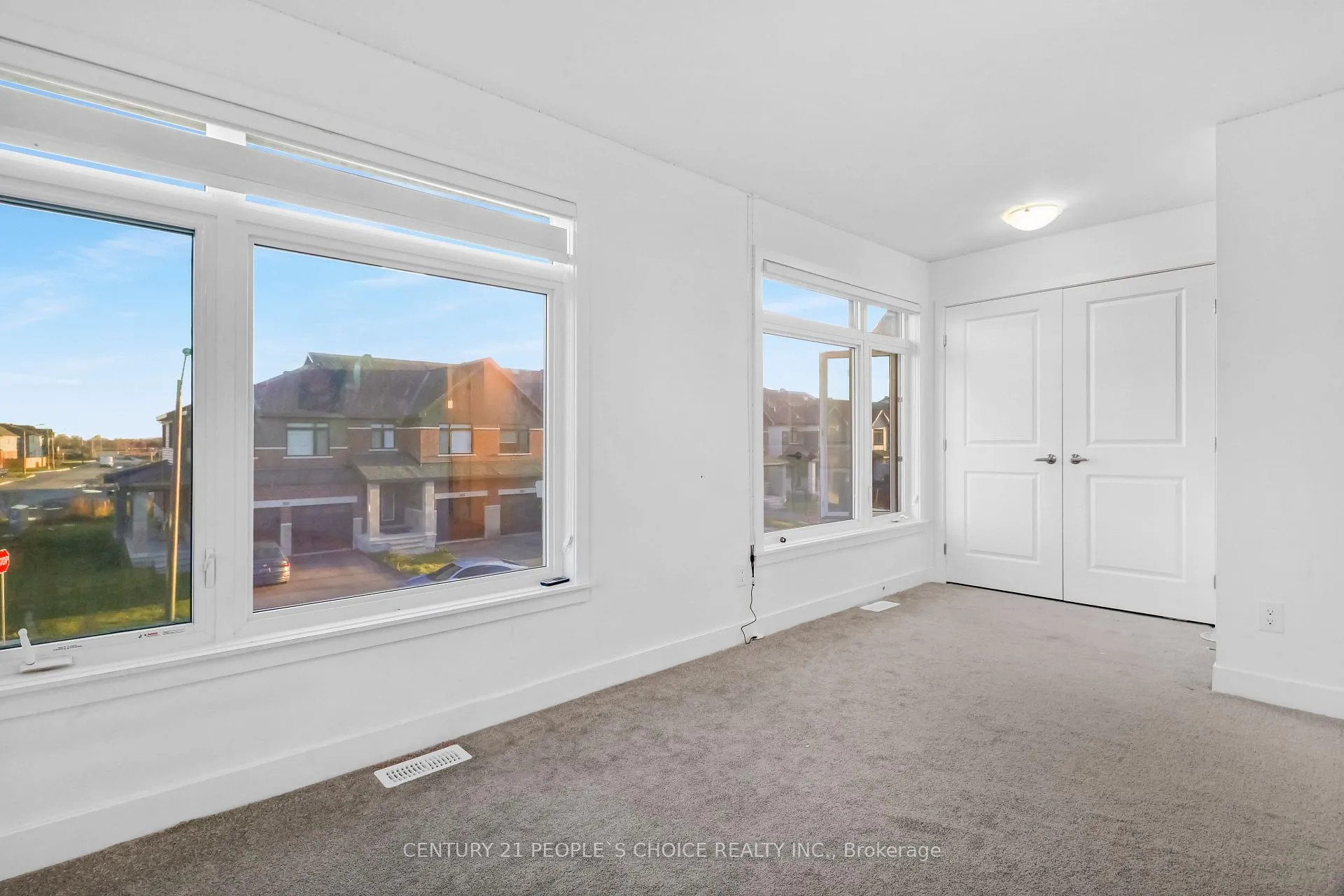 Photo 19 of 300 Makobe Lane, Ottawa, Riverside South/Gloucester Glen — HOMEH