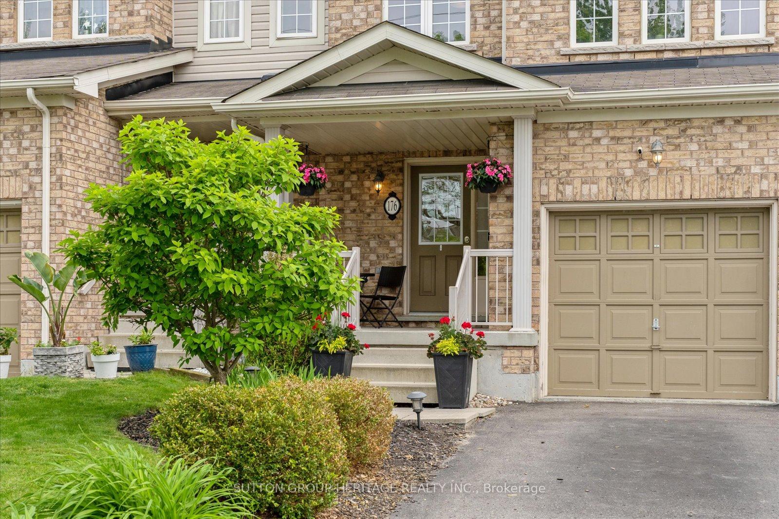 Photo 3 of 176 Dewell Crescent, Clarington, Courtice — HOMEH