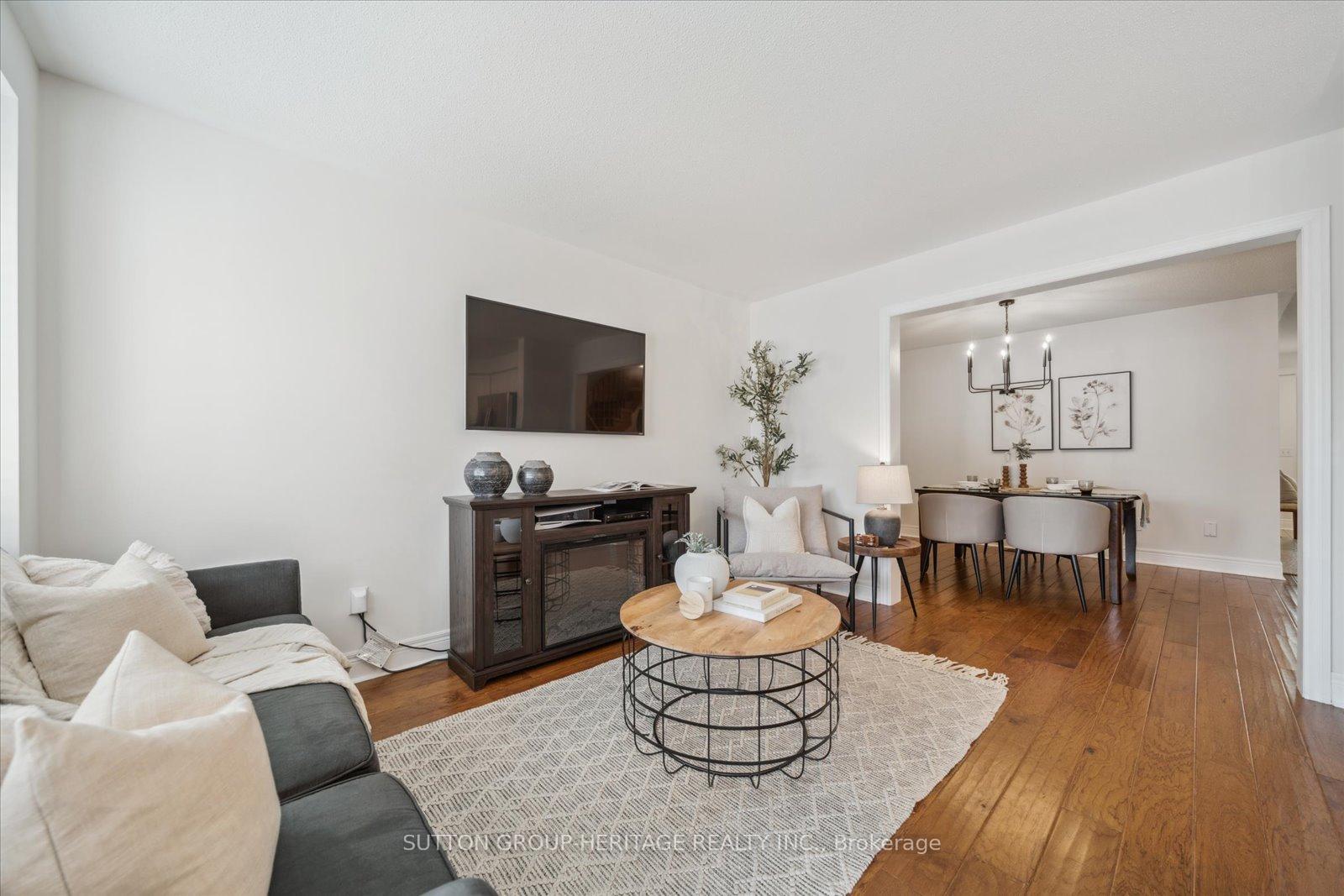 Photo 11 of 176 Dewell Crescent, Clarington, Courtice — HOMEH