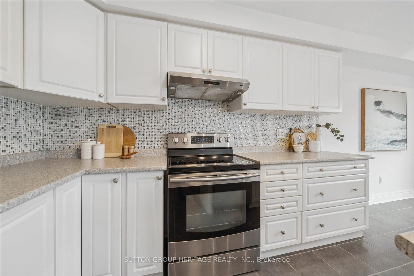 Photo 18 of 176 Dewell Crescent, Clarington, Courtice — HOMEH
