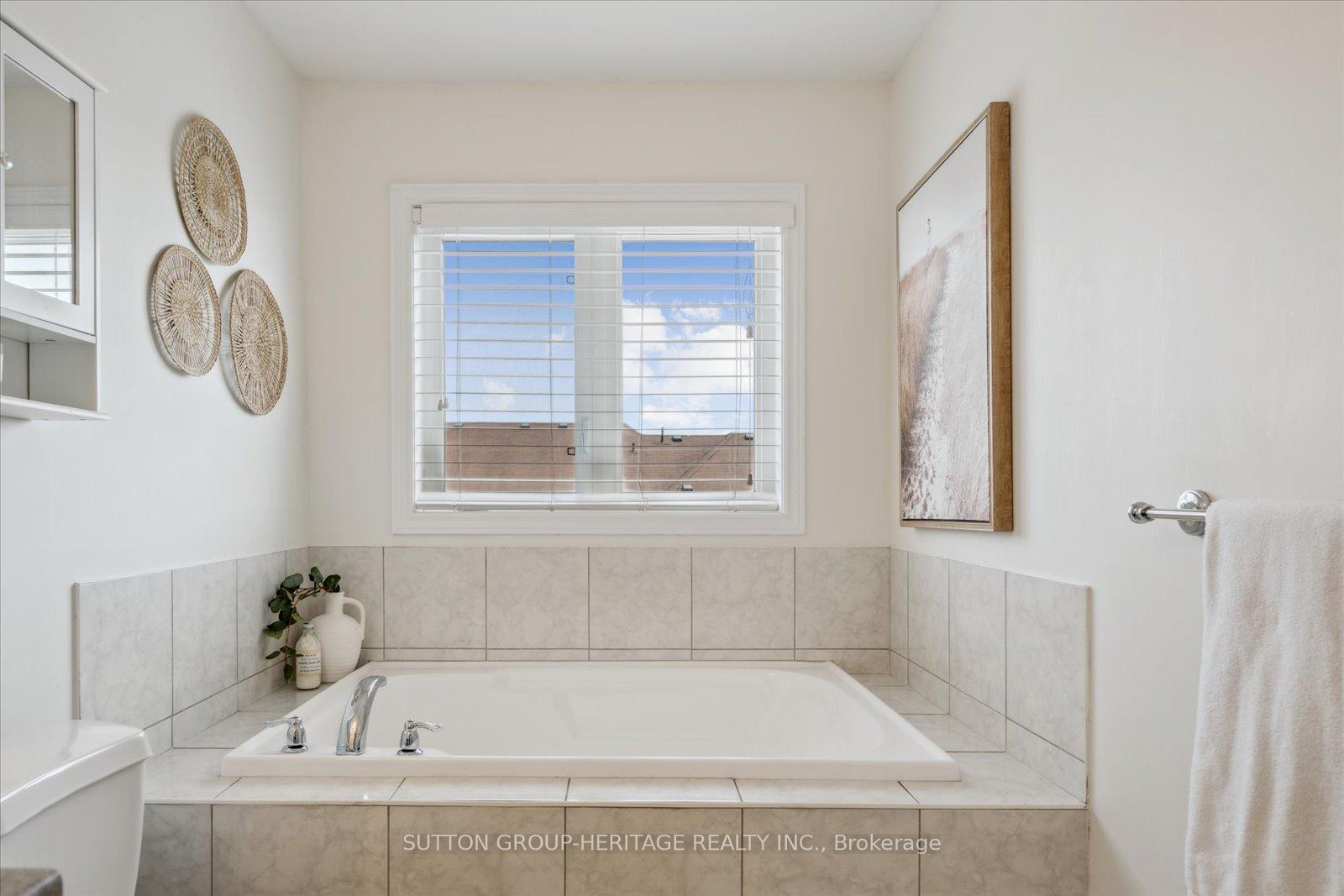 Photo 30 of 176 Dewell Crescent, Clarington, Courtice — HOMEH