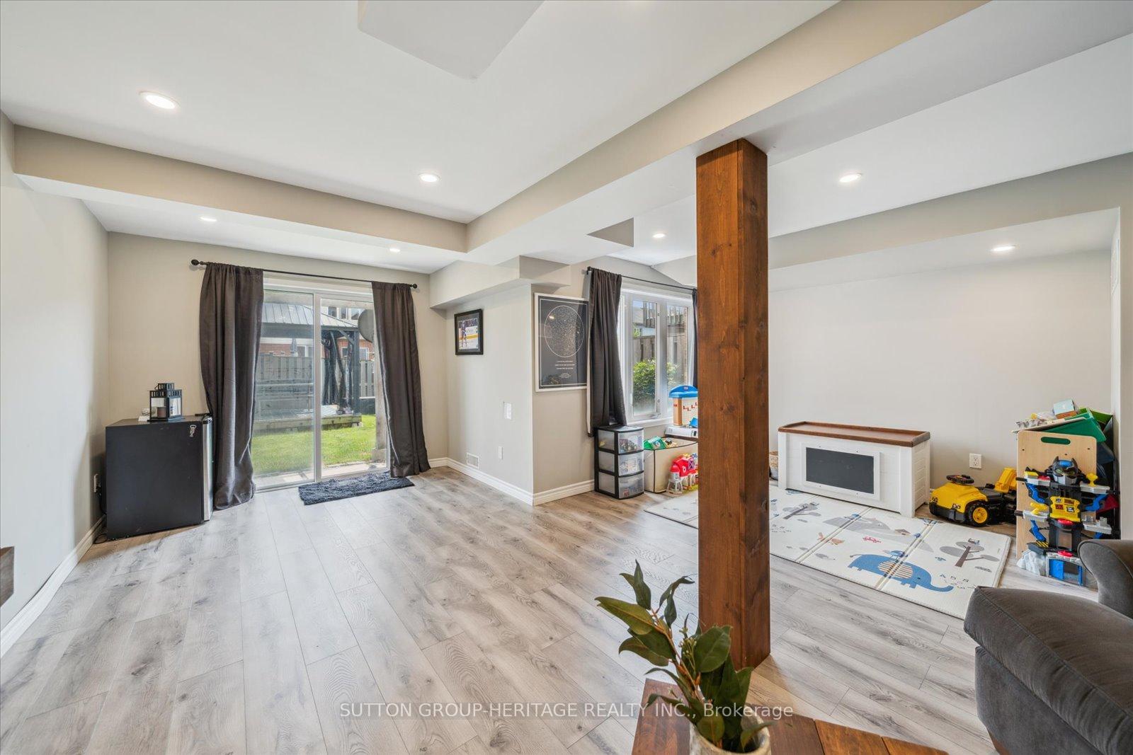Photo 40 of 176 Dewell Crescent, Clarington, Courtice — HOMEH