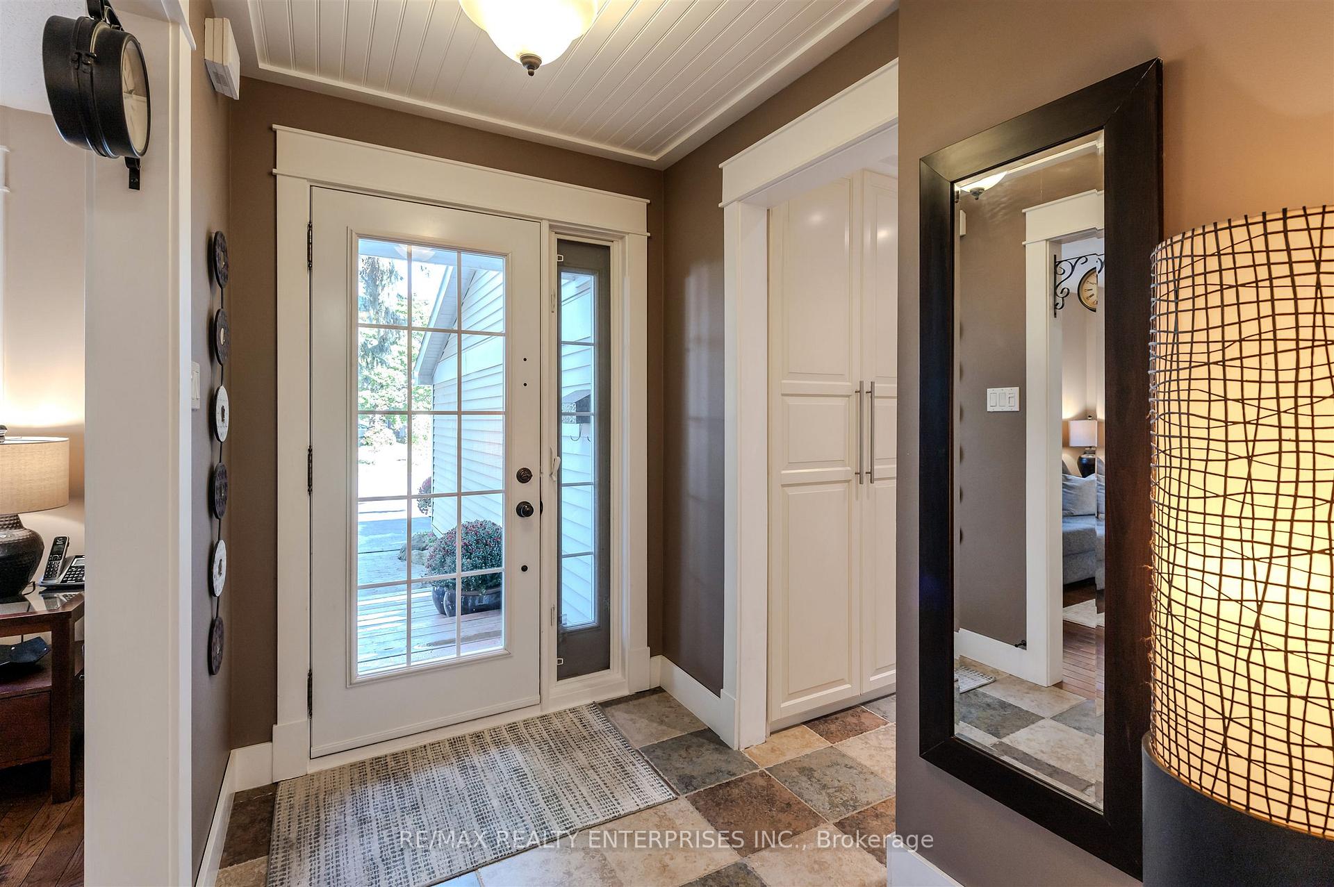 Photo 4 of 18 Blueridge Square, Brampton, Heart Lake West — HOMEH