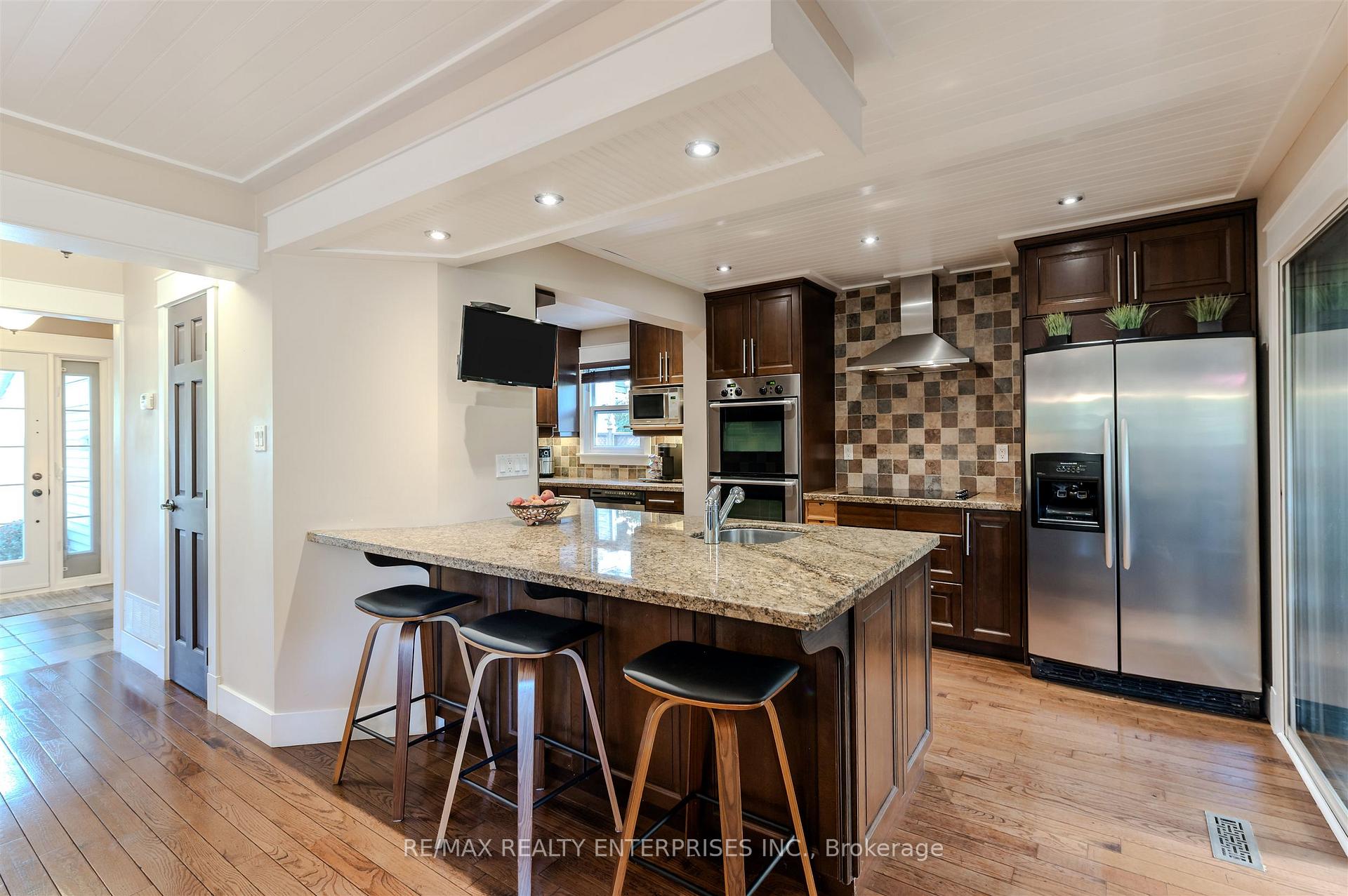 Photo 12 of 18 Blueridge Square, Brampton, Heart Lake West — HOMEH