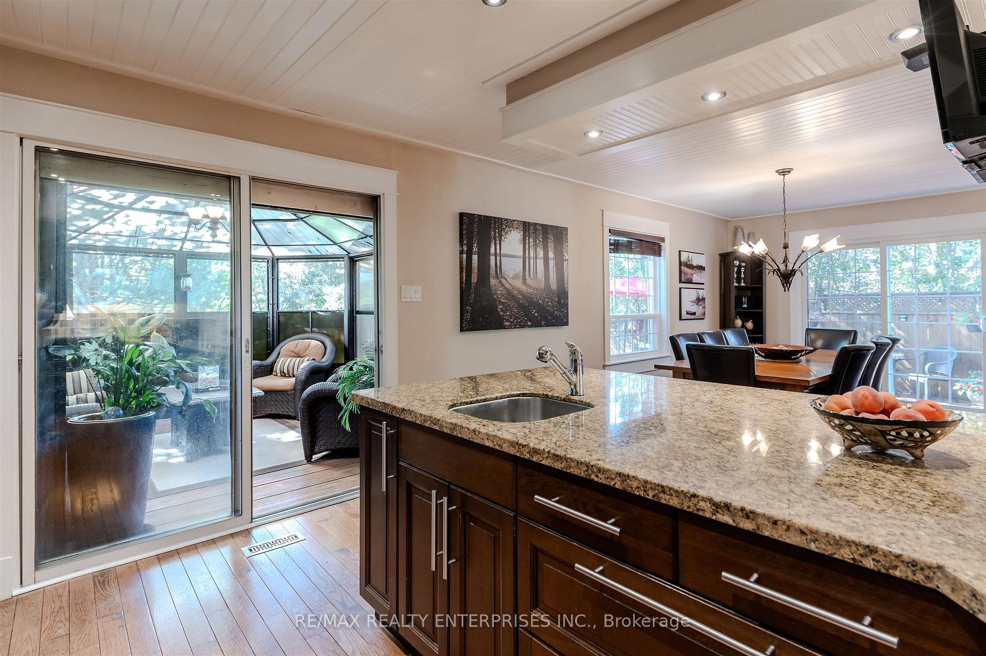 Photo 15 of 18 Blueridge Square, Brampton, Heart Lake West — HOMEH