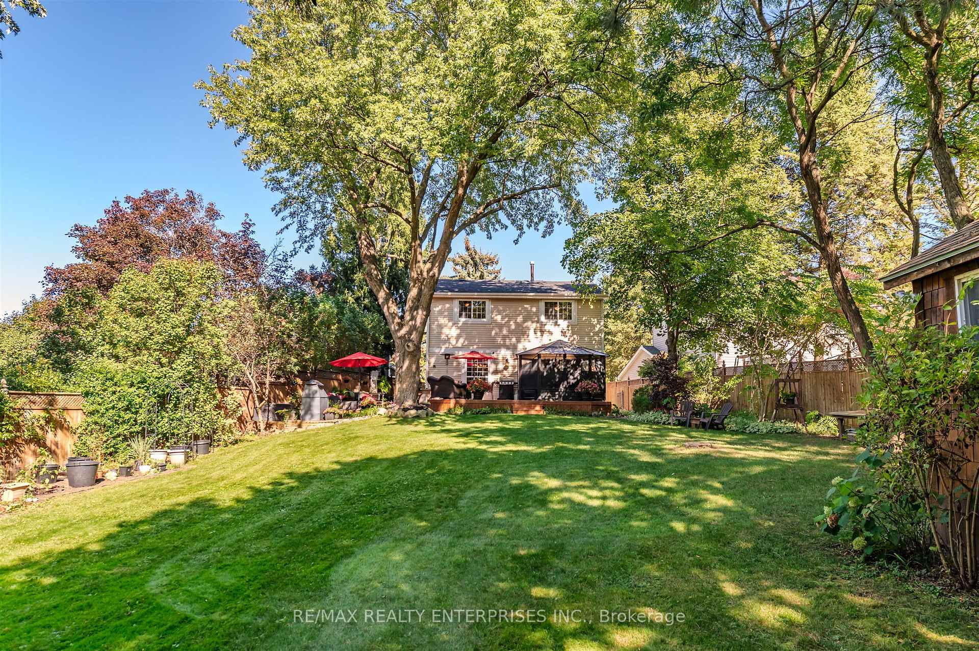 Photo 37 of 18 Blueridge Square, Brampton, Heart Lake West — HOMEH
