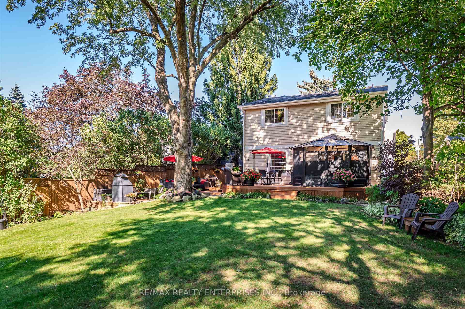 Photo 38 of 18 Blueridge Square, Brampton, Heart Lake West — HOMEH