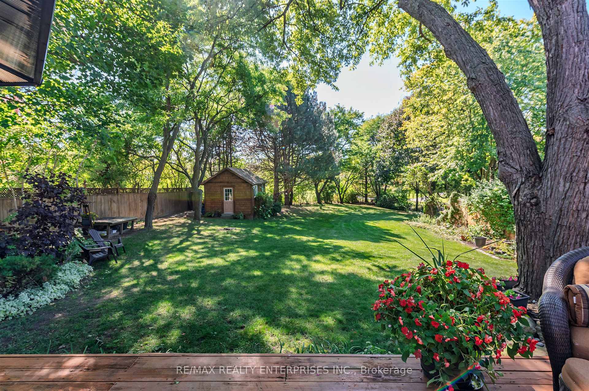 Photo 40 of 18 Blueridge Square, Brampton, Heart Lake West — HOMEH