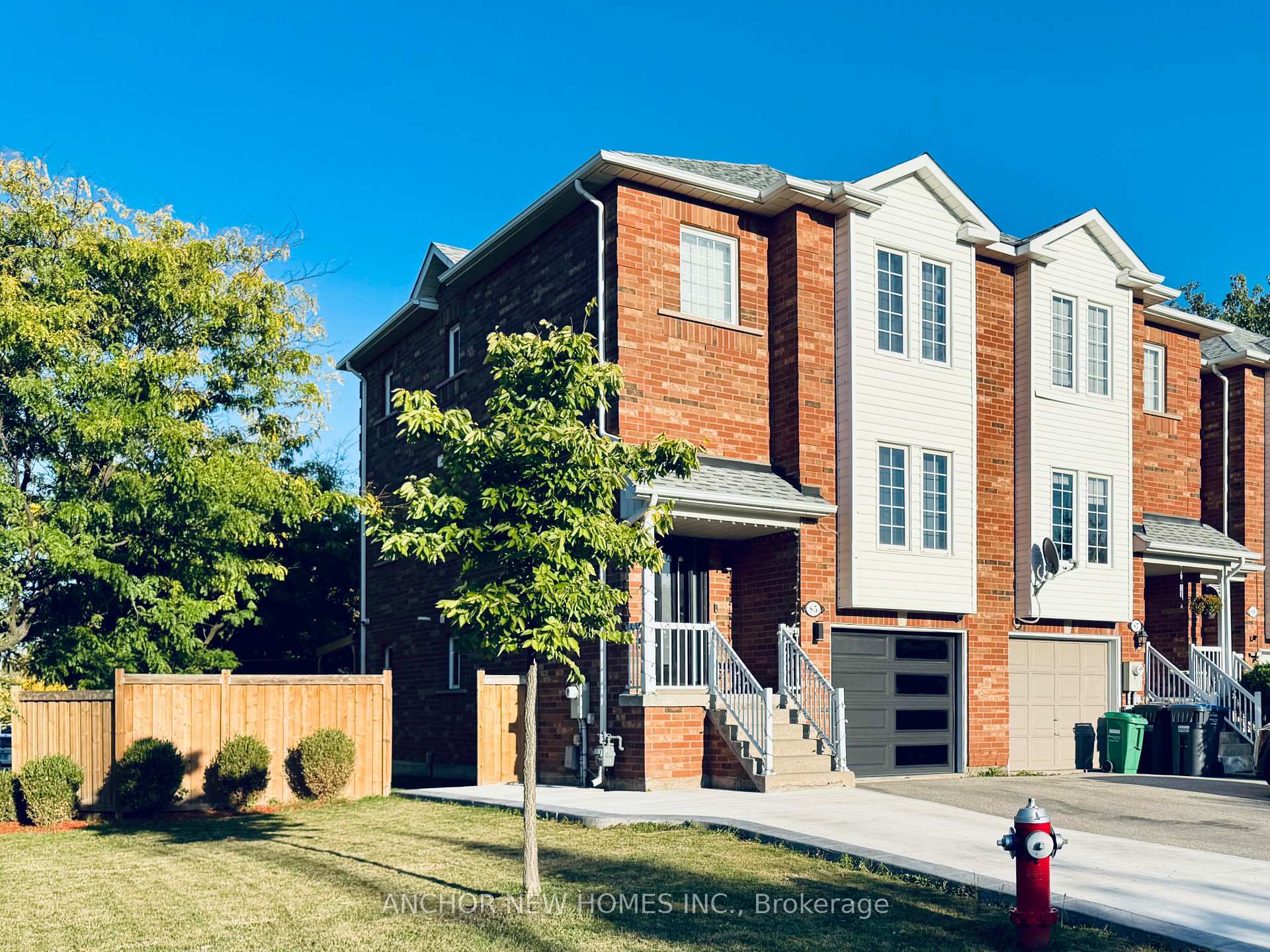 Photo 2 of 85 Ozner Court, Brampton, Fletcher's Meadow — HOMEH