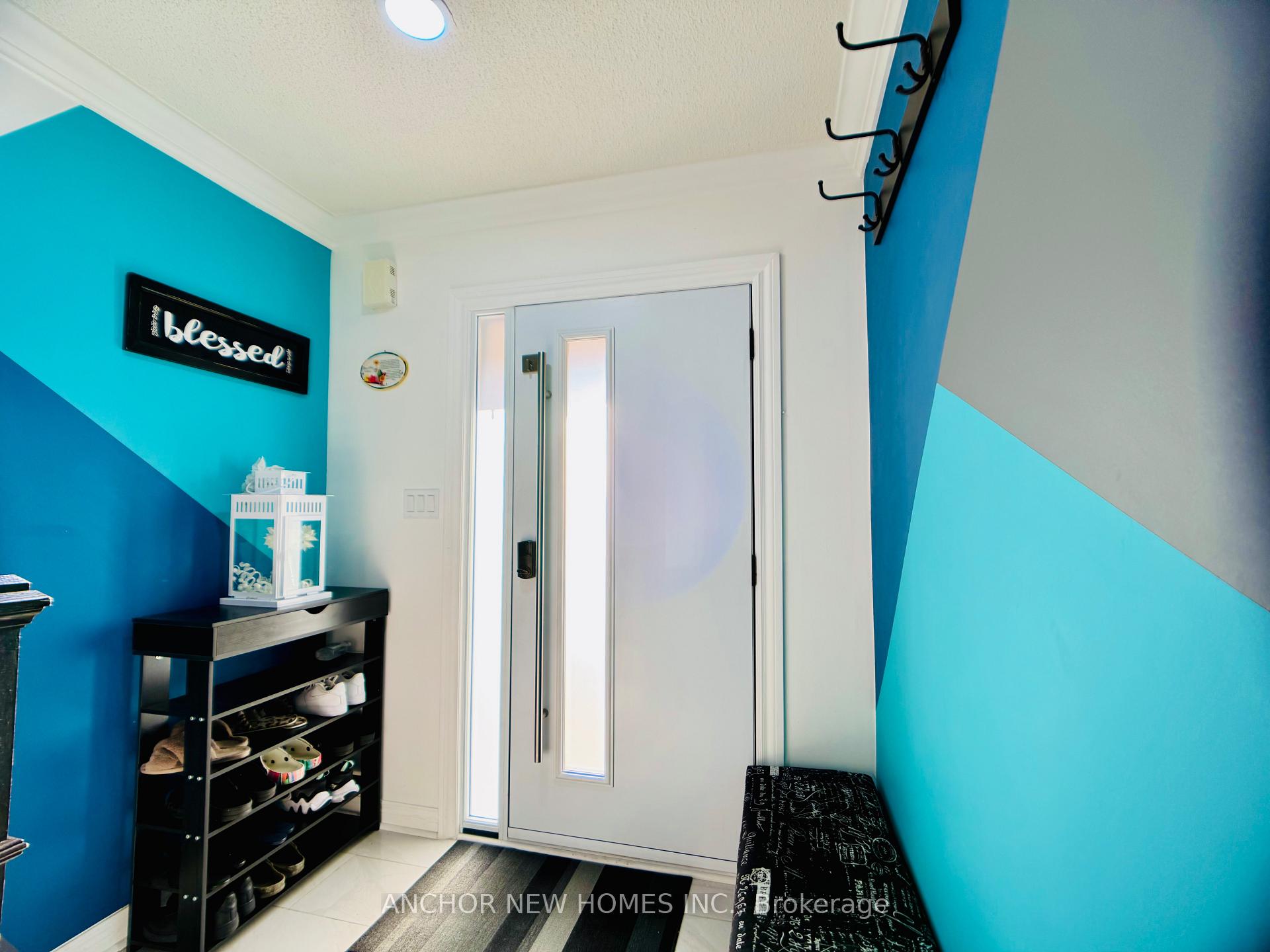 Photo 4 of 85 Ozner Court, Brampton, Fletcher's Meadow — HOMEH