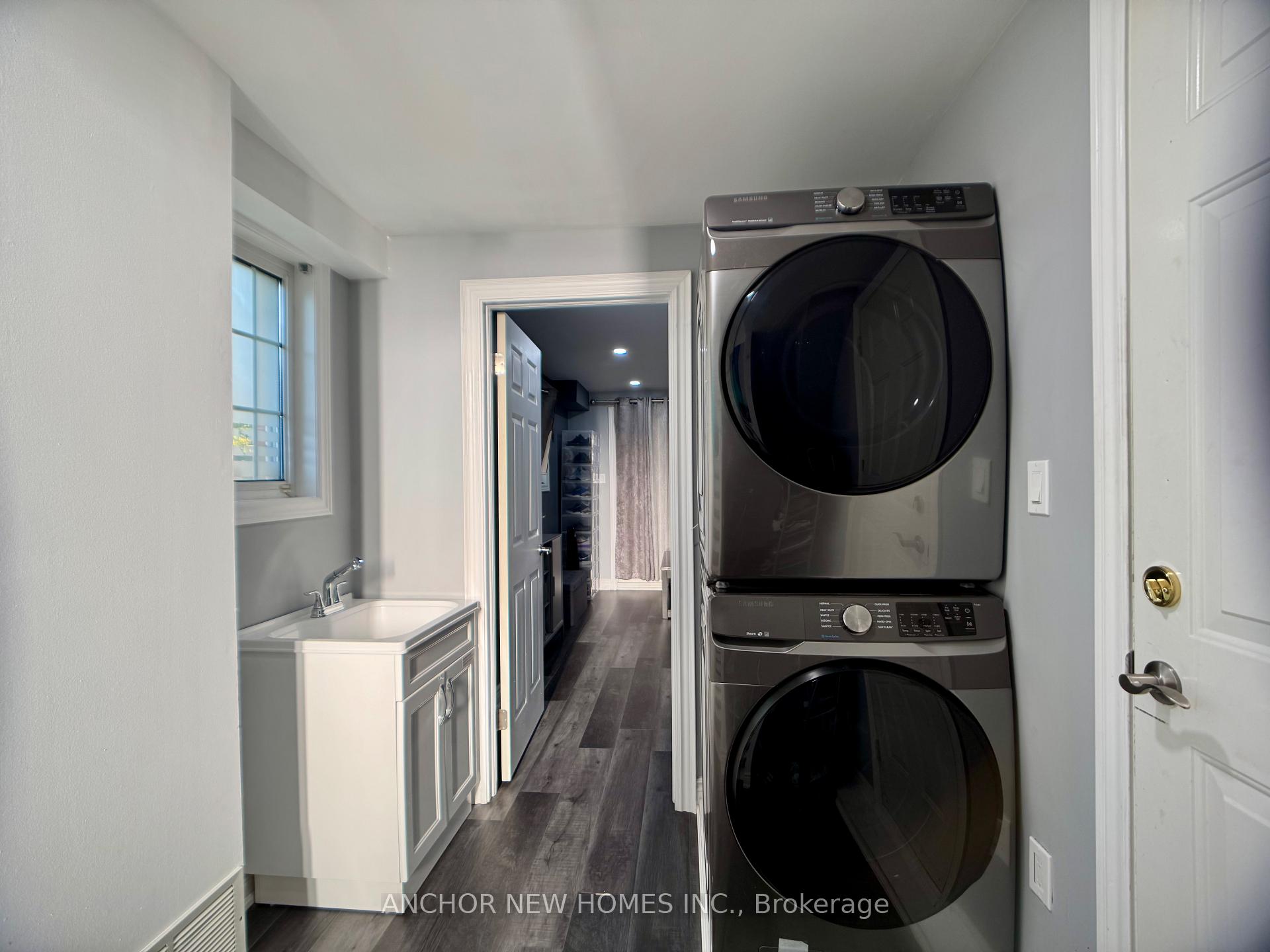 Photo 5 of 85 Ozner Court, Brampton, Fletcher's Meadow — HOMEH
