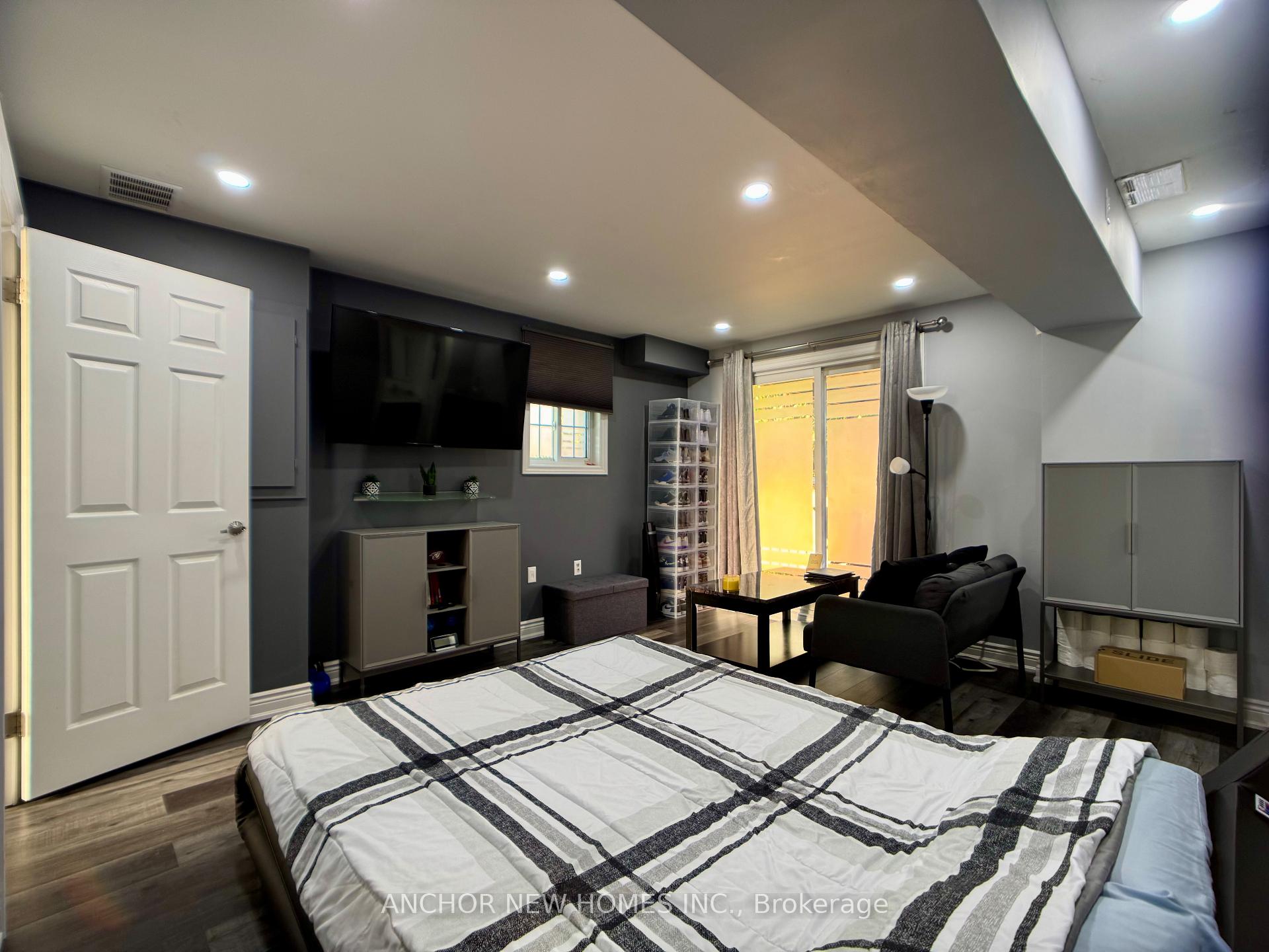 Photo 6 of 85 Ozner Court, Brampton, Fletcher's Meadow — HOMEH