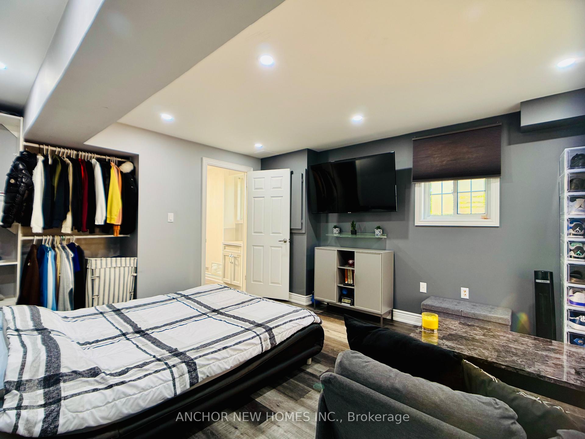 Photo 7 of 85 Ozner Court, Brampton, Fletcher's Meadow — HOMEH