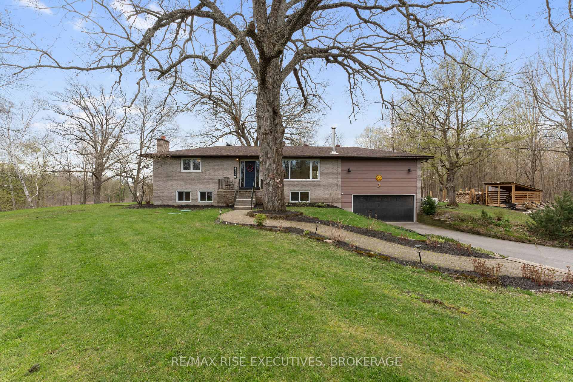 Photo 2 of 4214 Maple Drive, Frontenac, Frontenac South — HOMEH