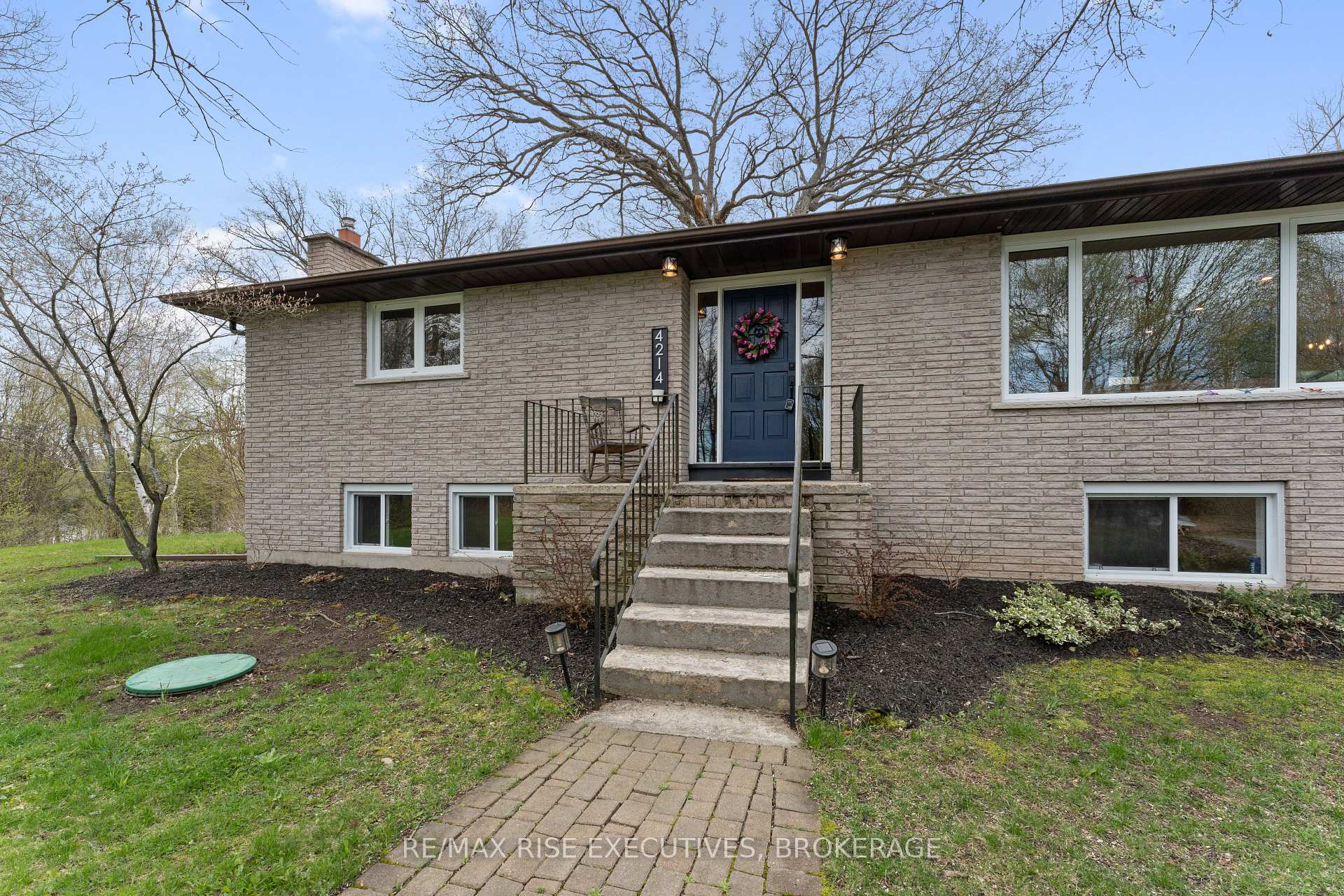 Photo 5 of 4214 Maple Drive, Frontenac, Frontenac South — HOMEH