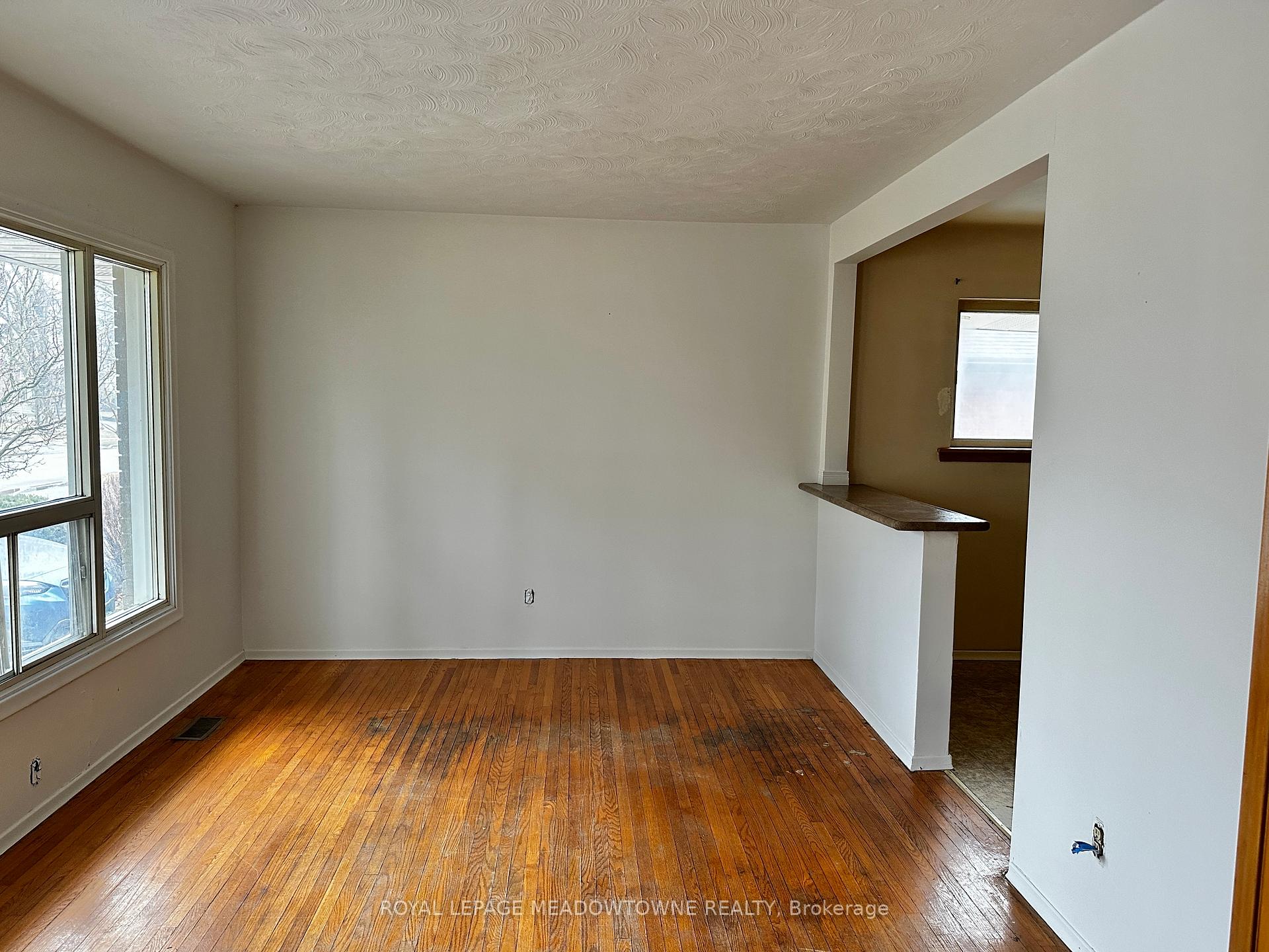 Photo 4 of 154 Renfield Street, Guelph, Riverside Park — HOMEH