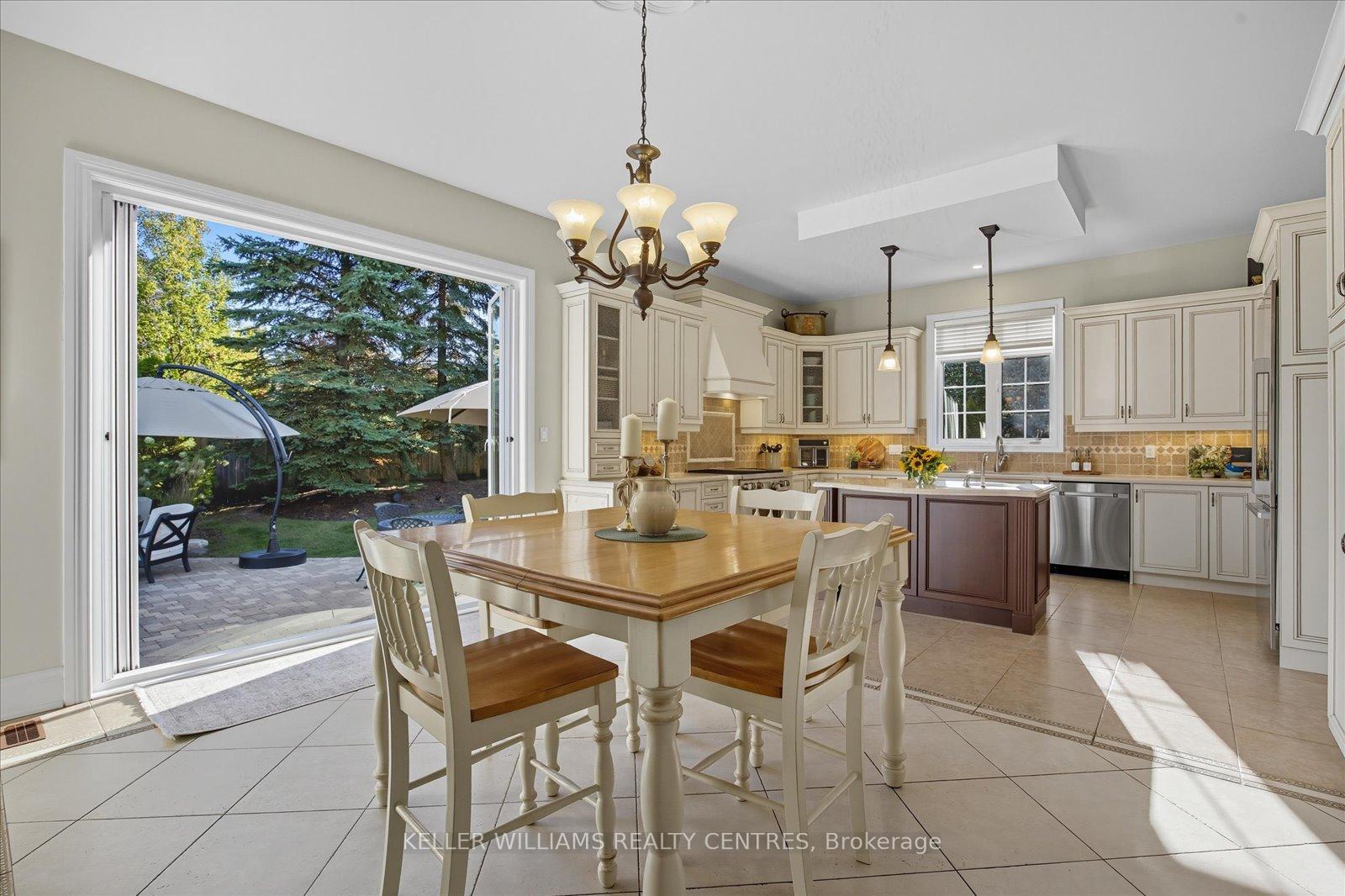 Photo 12 of 72 Duncton Wood Crescent, Aurora, Hills of St Andrew — HOMEH