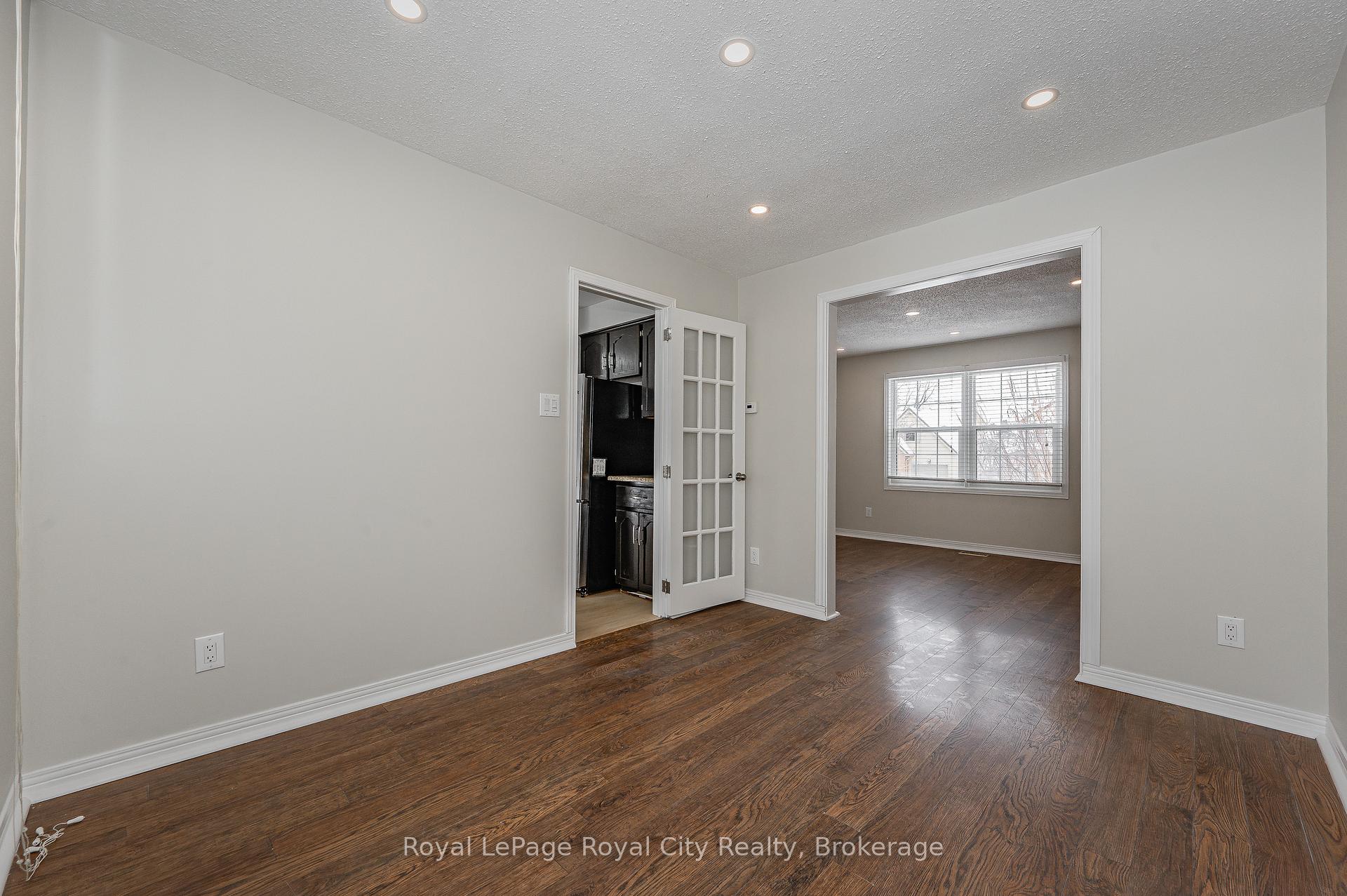 Photo 6 of 16 Sagewood Place, Guelph, Kortright West — HOMEH