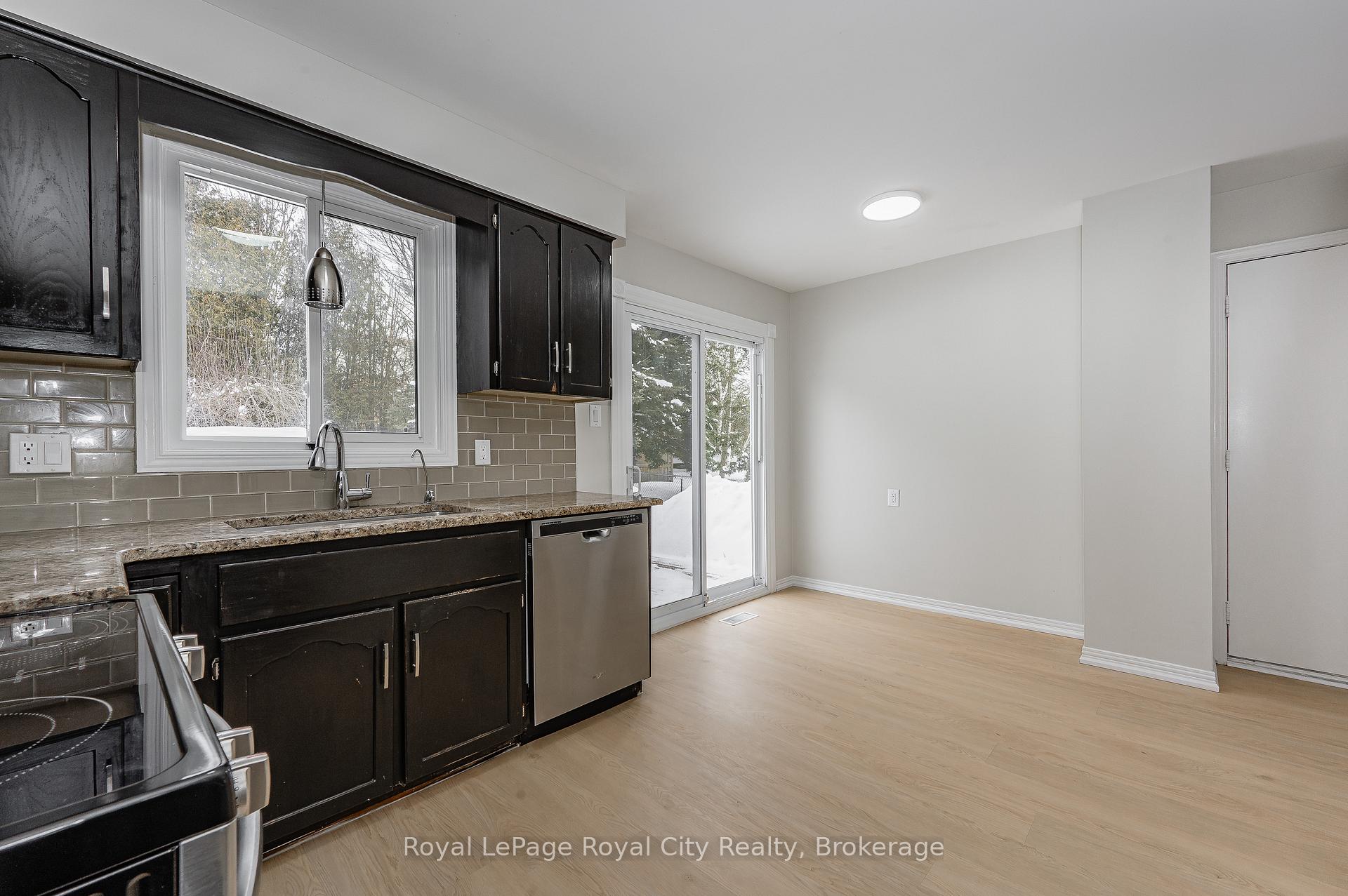 Photo 10 of 16 Sagewood Place, Guelph, Kortright West — HOMEH