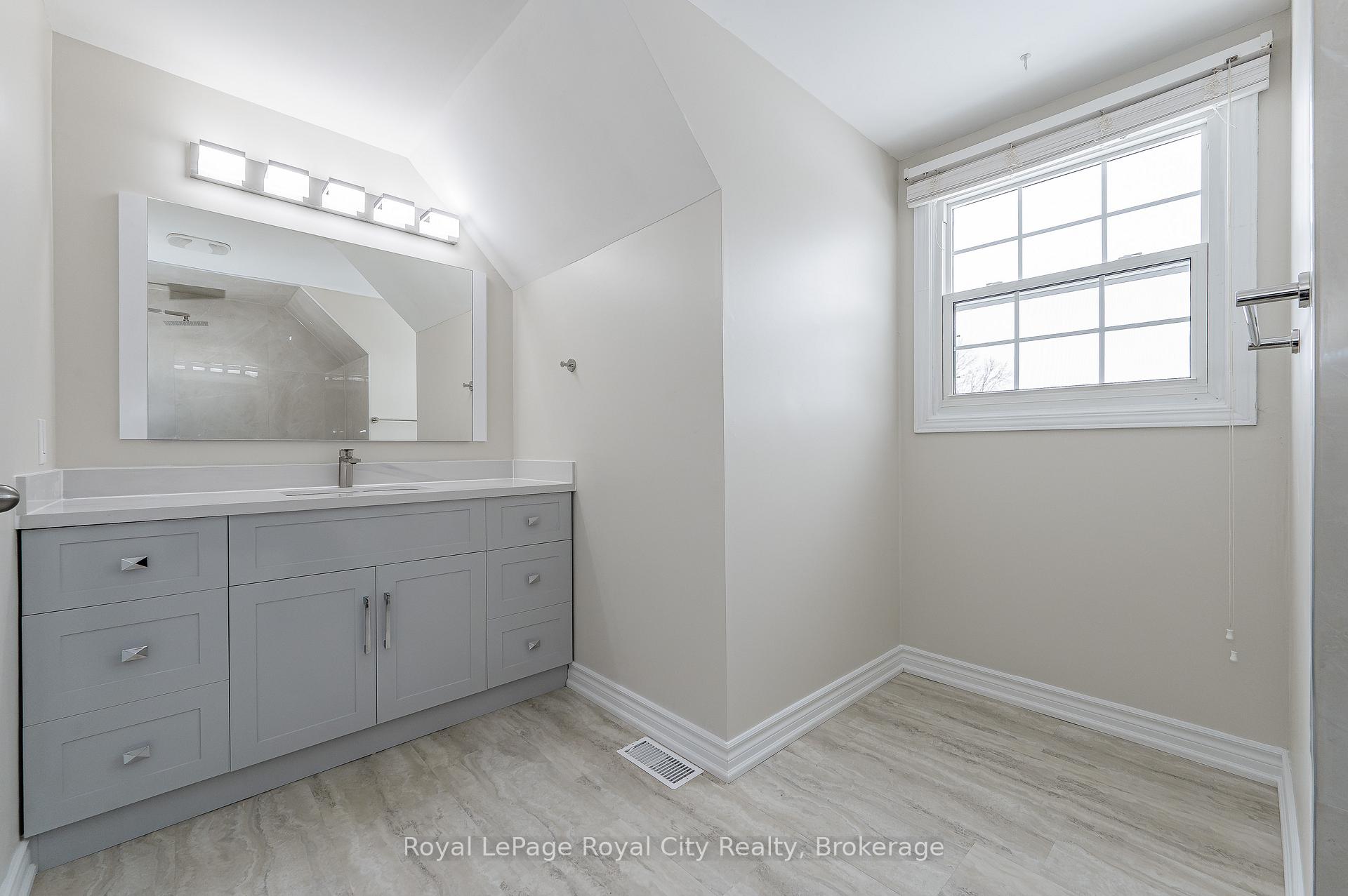 Photo 24 of 16 Sagewood Place, Guelph, Kortright West — HOMEH