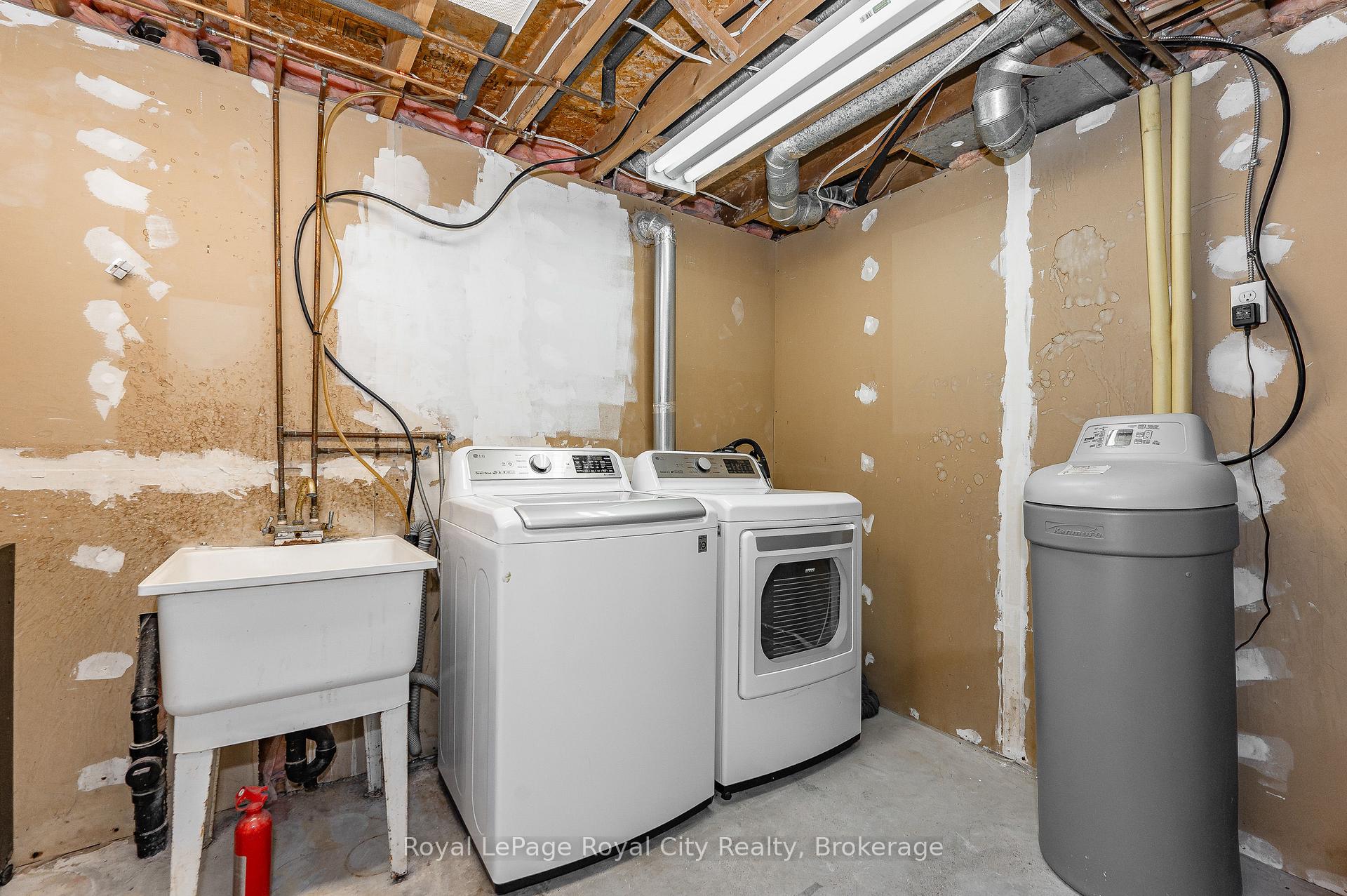 Photo 30 of 16 Sagewood Place, Guelph, Kortright West — HOMEH