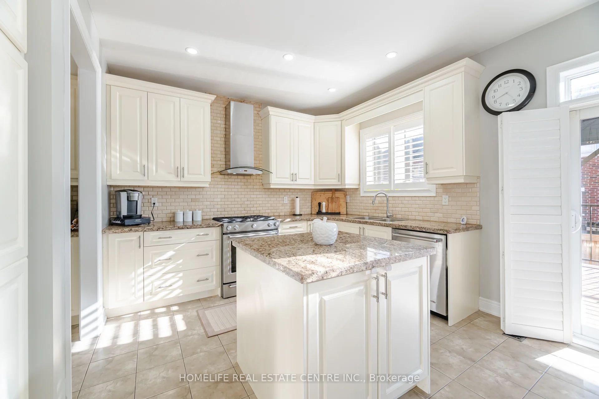 Photo 10 of 48 Blackberry Valley Crescent, Caledon, Rural Caledon — HOMEH