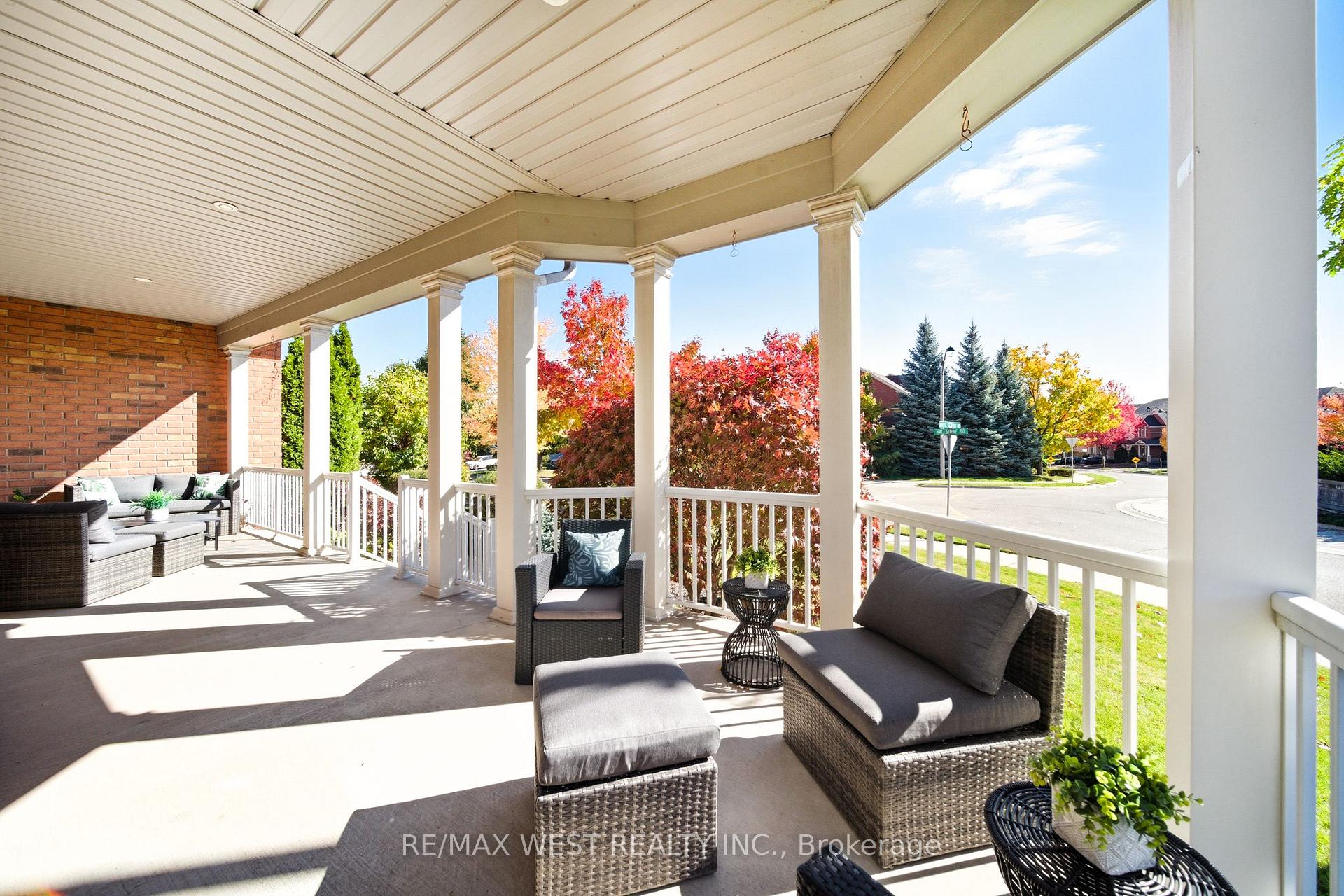 Photo 4 of 1 Nova Scotia Road, Brampton, Bram West — HOMEH