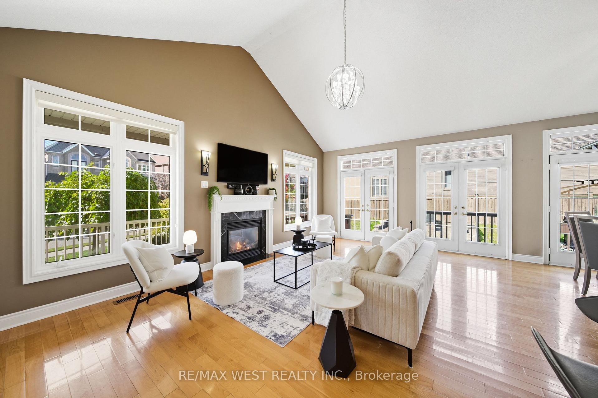 Photo 6 of 1 Nova Scotia Road, Brampton, Bram West — HOMEH