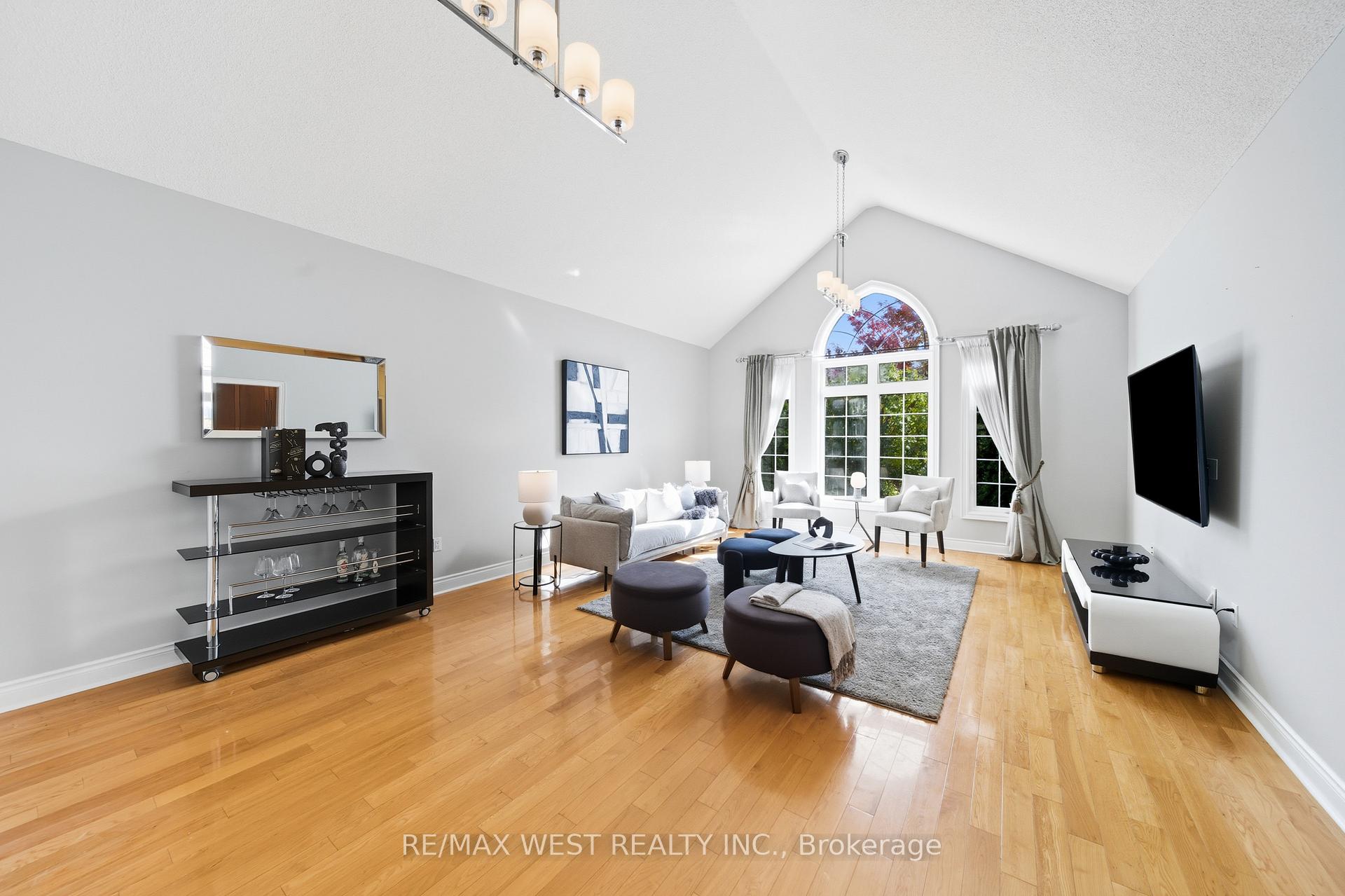 Photo 13 of 1 Nova Scotia Road, Brampton, Bram West — HOMEH