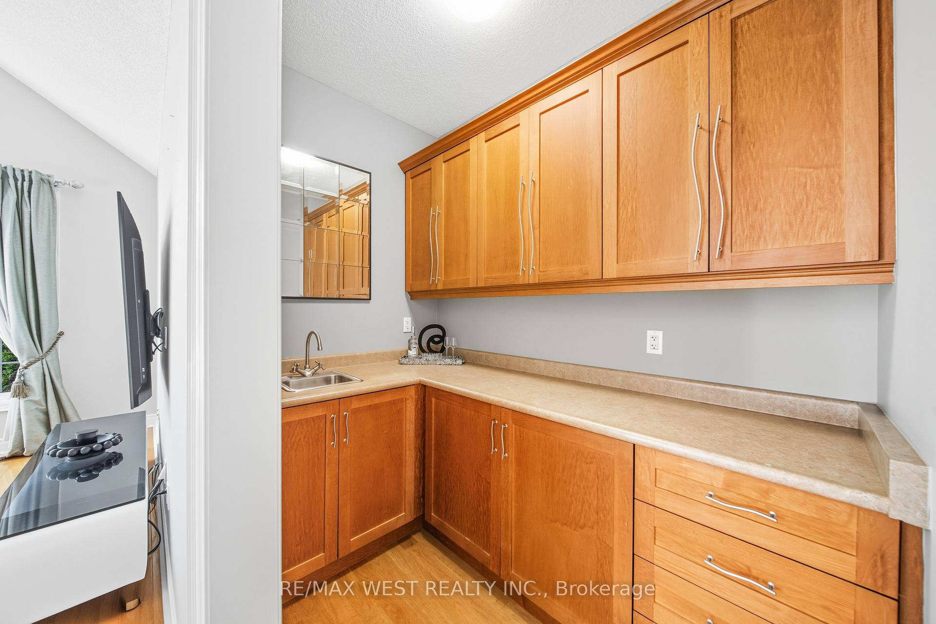 Photo 15 of 1 Nova Scotia Road, Brampton, Bram West — HOMEH
