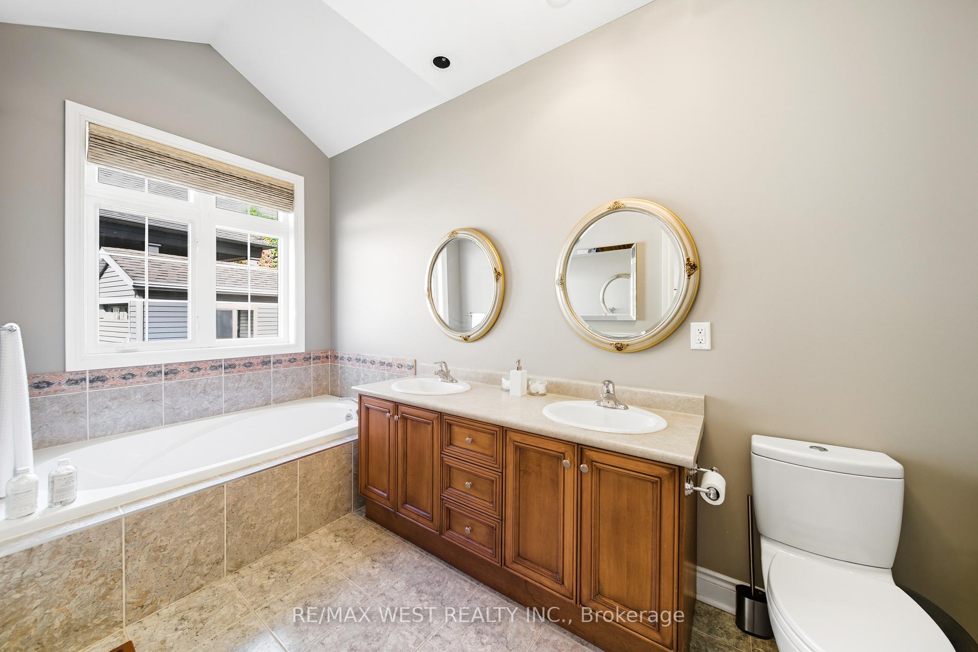 Photo 18 of 1 Nova Scotia Road, Brampton, Bram West — HOMEH