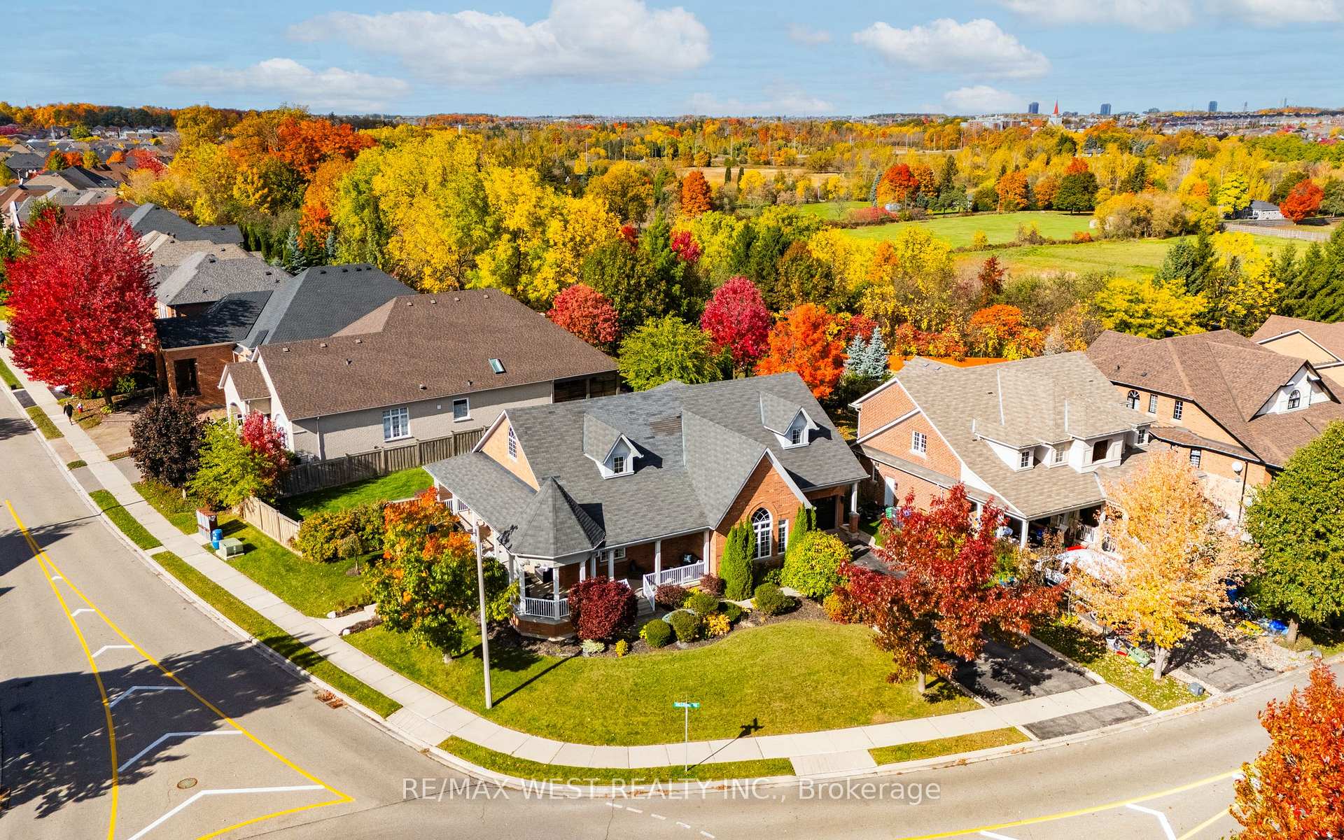 Photo 35 of 1 Nova Scotia Road, Brampton, Bram West — HOMEH