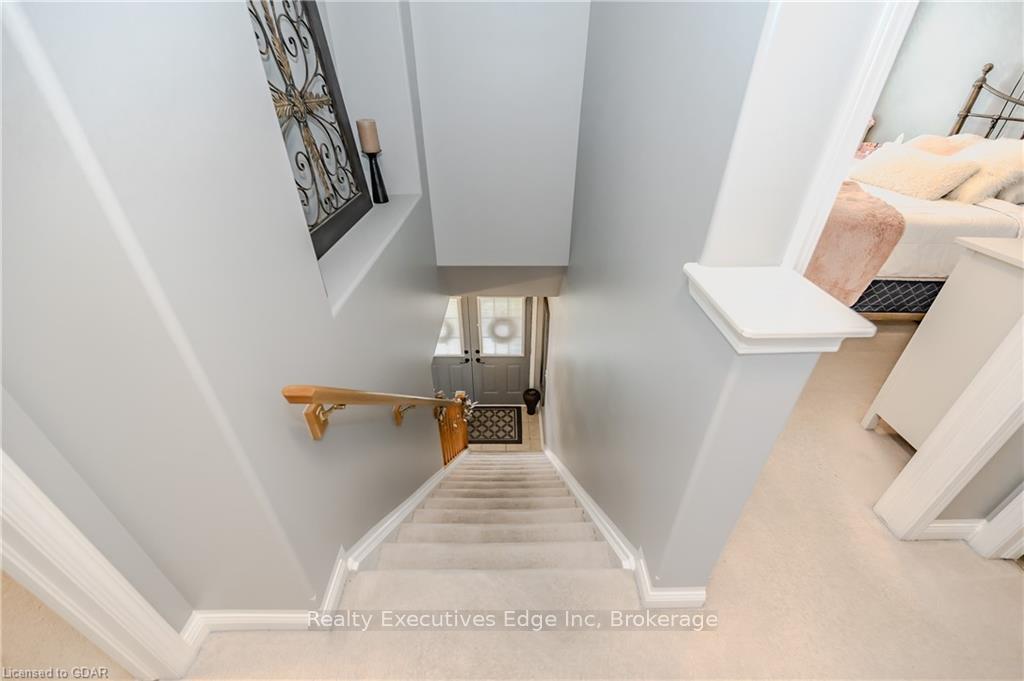 Photo 19 of 174 Coulthard Boulevard, Cambridge — HOMEH