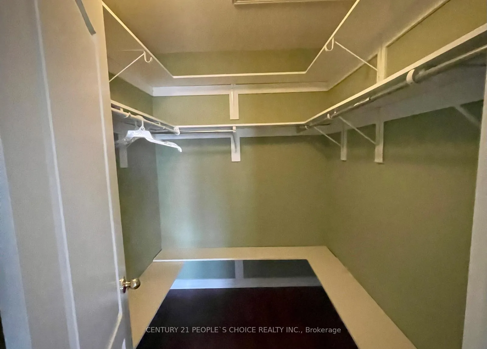 Photo 14 of 215 Edenbrook Hill Drive, Brampton, Fletcher's Meadow — HOMEH