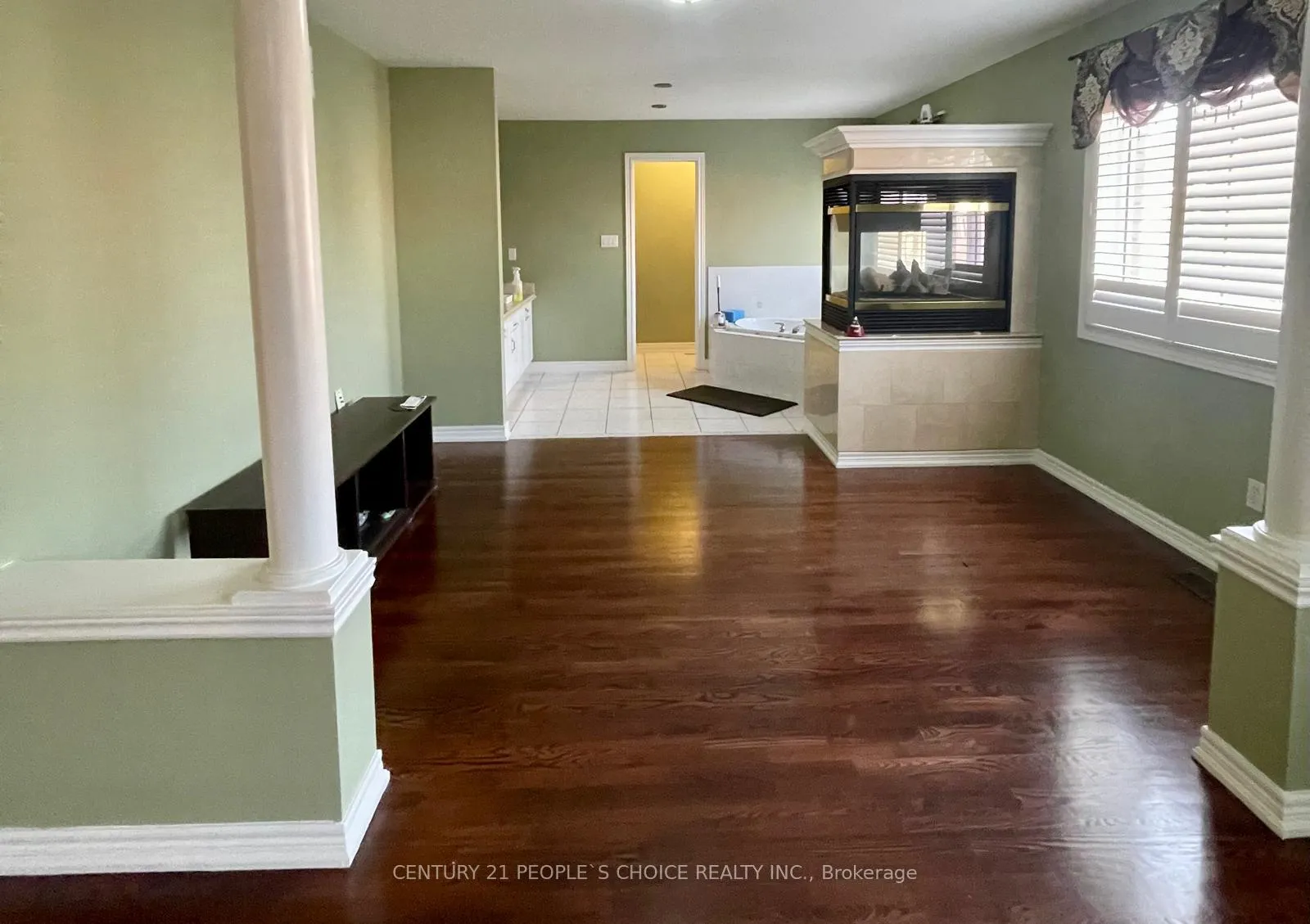 Photo 18 of 215 Edenbrook Hill Drive, Brampton, Fletcher's Meadow — HOMEH