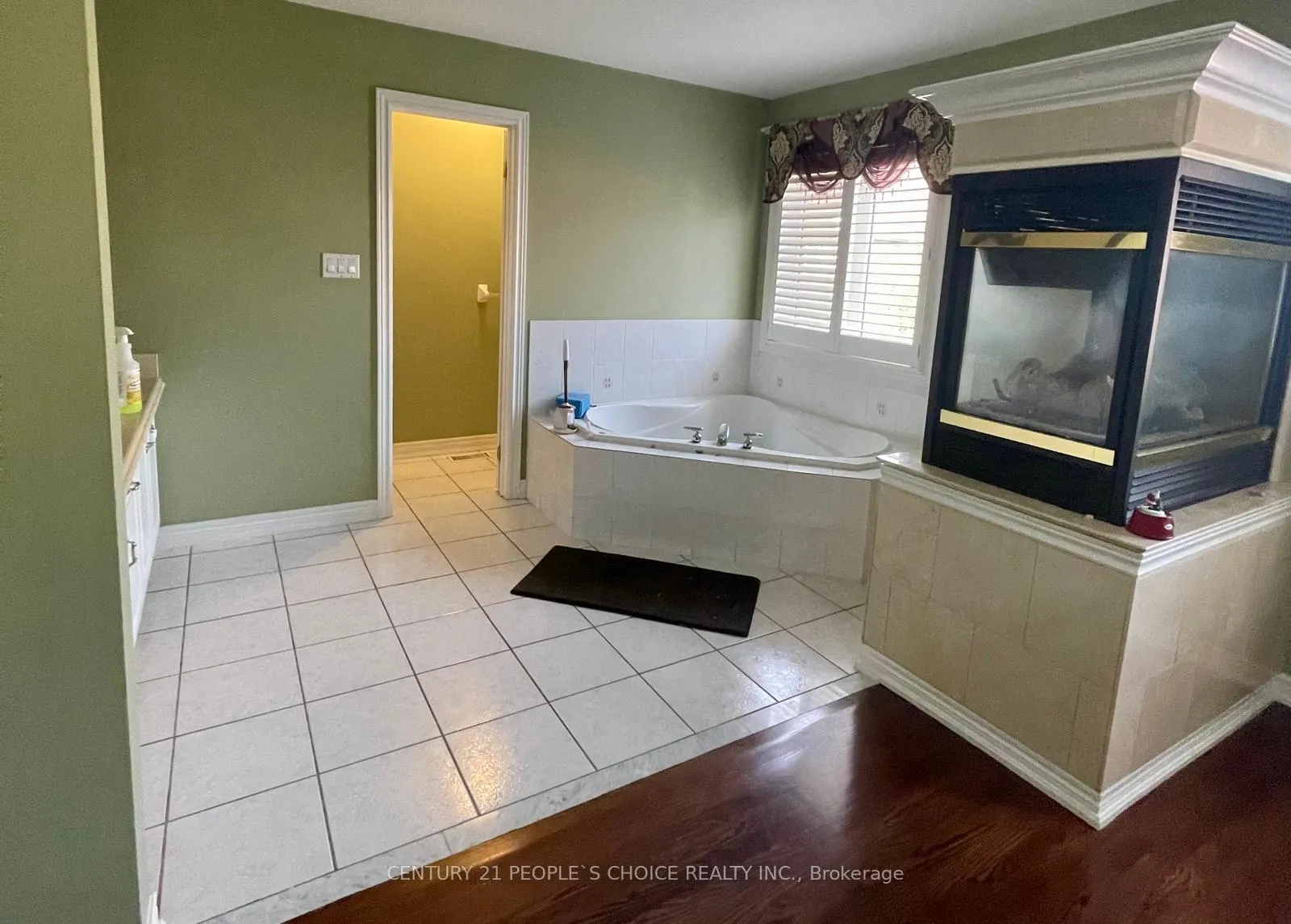 Photo 19 of 215 Edenbrook Hill Drive, Brampton, Fletcher's Meadow — HOMEH