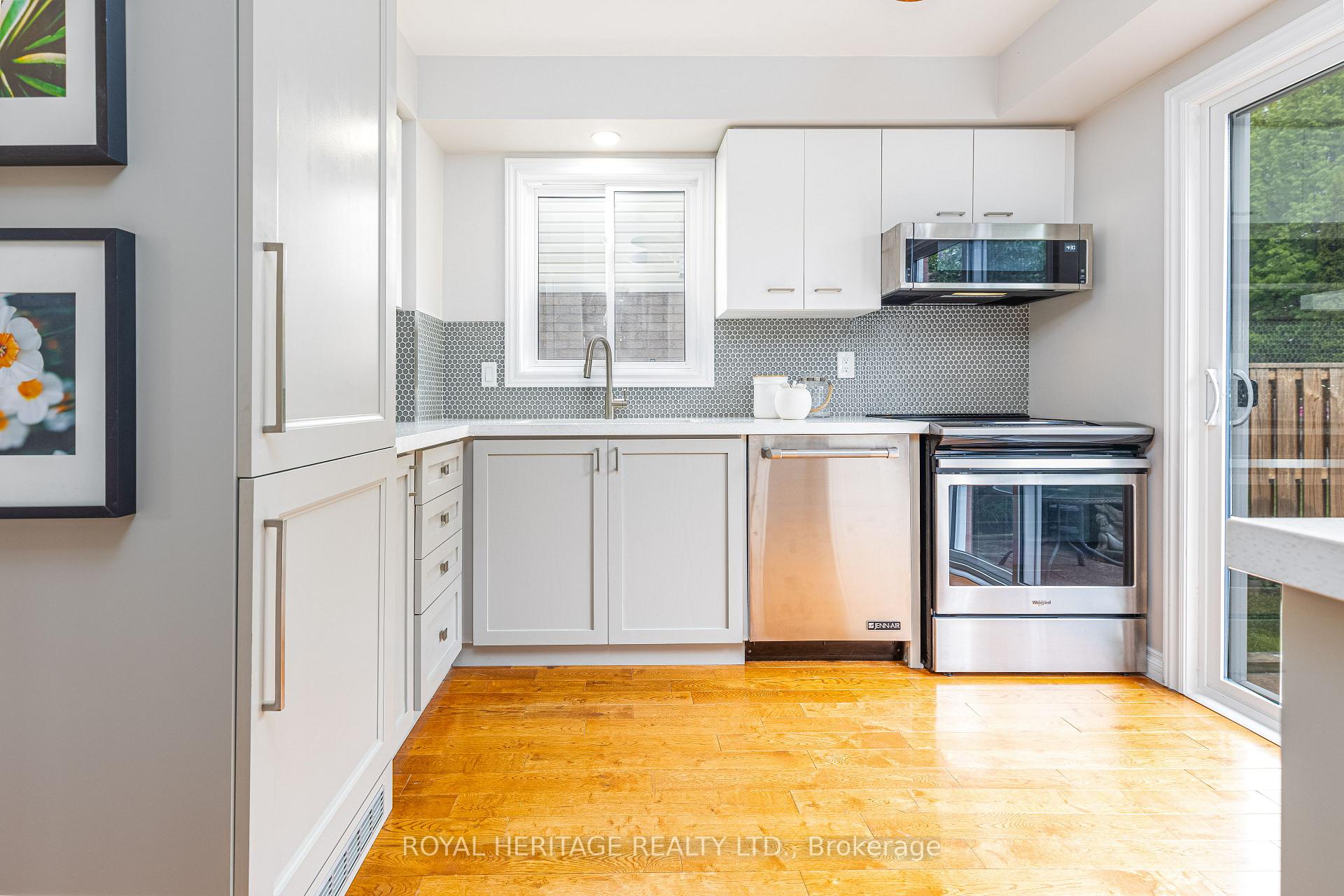 Photo 2 of 31 Flaxman Avenue, Clarington, Bowmanville — HOMEH