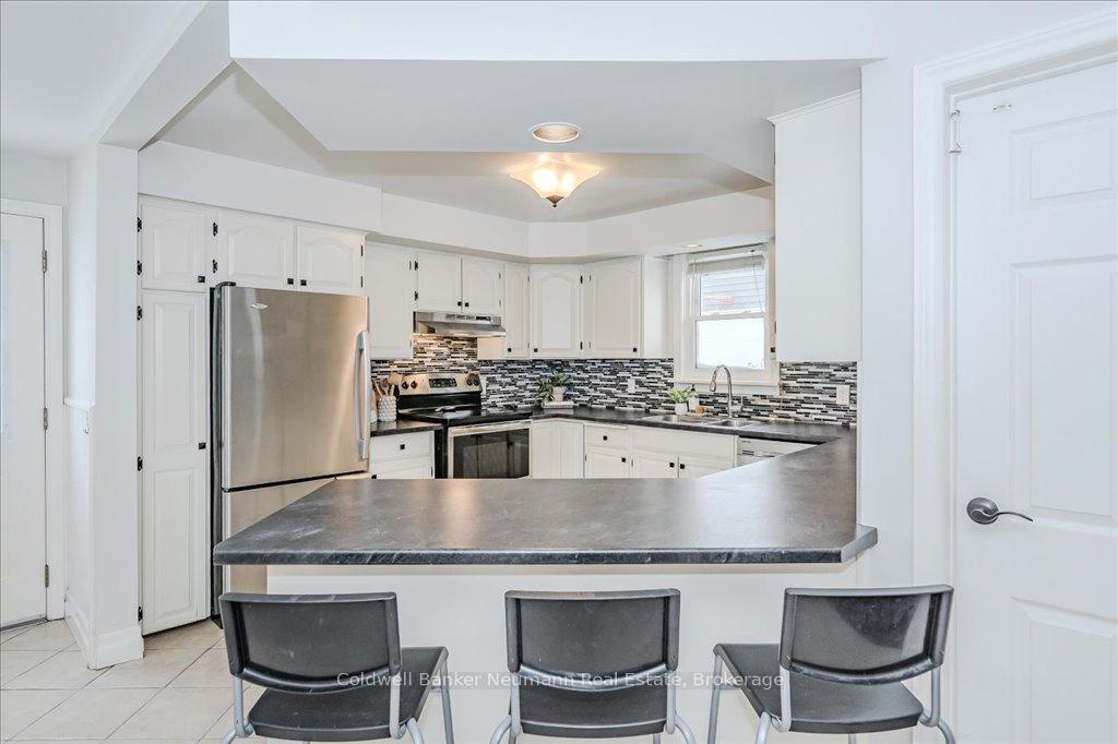 Photo 7 of 15 Hardy Street, Guelph, St. George's — HOMEH