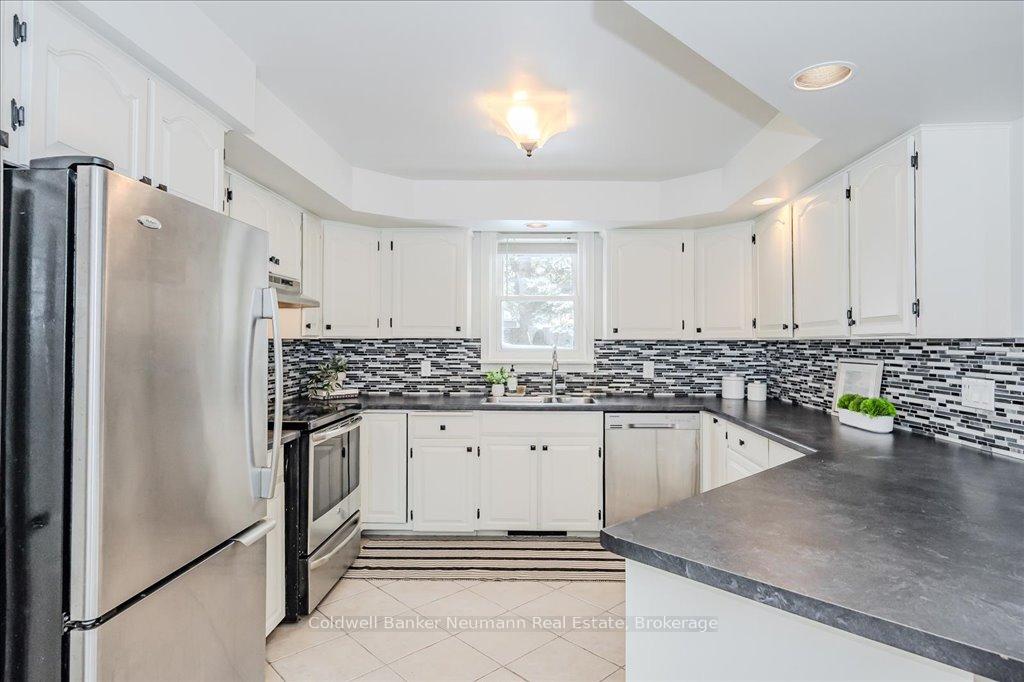 Photo 10 of 15 Hardy Street, Guelph, St. George's — HOMEH