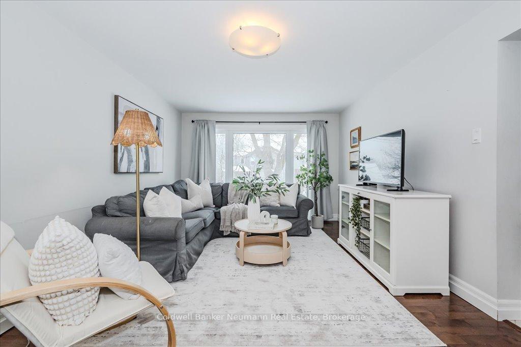 Photo 17 of 15 Hardy Street, Guelph, St. George's — HOMEH
