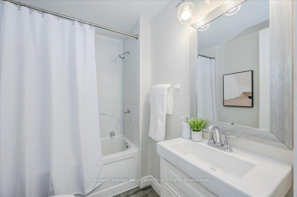Photo 27 of 15 Hardy Street, Guelph, St. George's — HOMEH