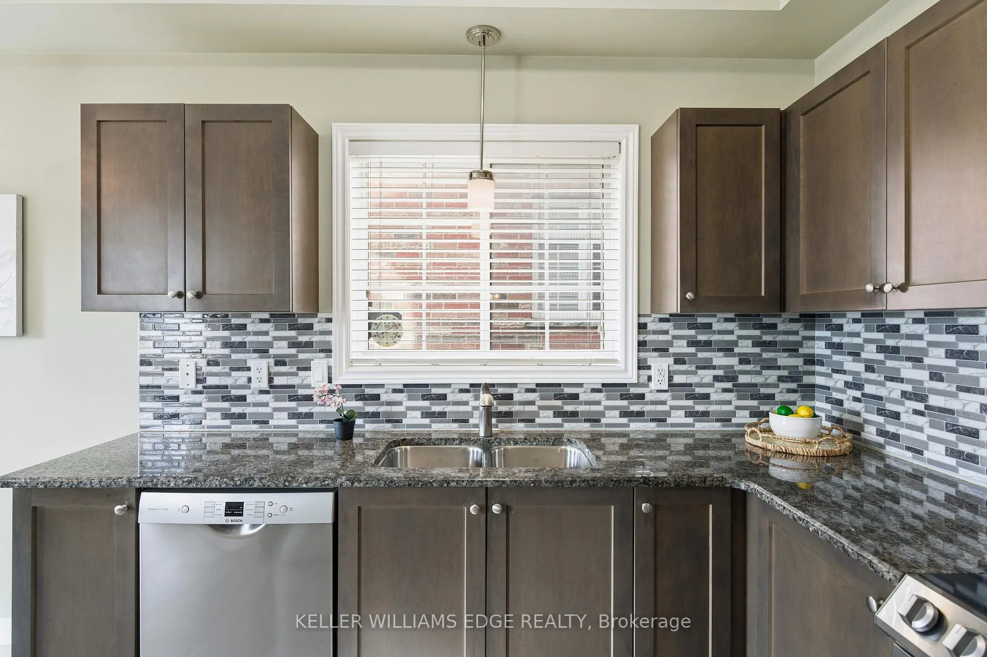 Photo 15 of 62 Browview Drive, Hamilton, Waterdown — HOMEH