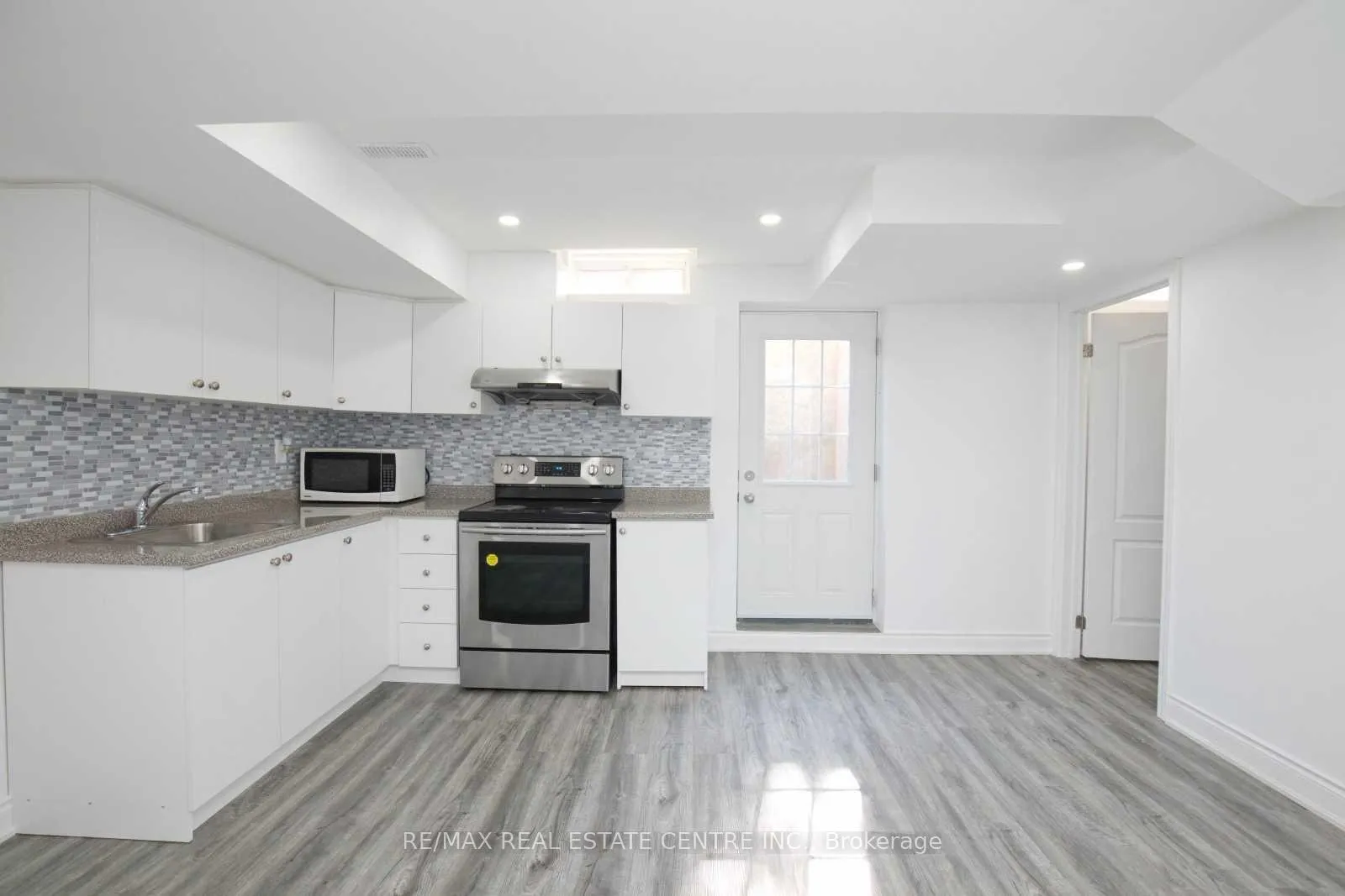 Photo 2 of 50 Rowland Street, Brampton, Fletcher's Meadow — HOMEH