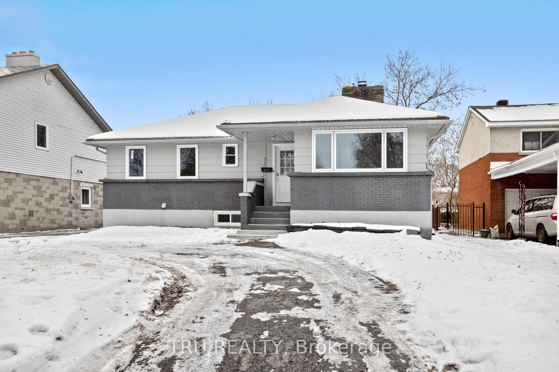 Front of 926 Winnington Avenue