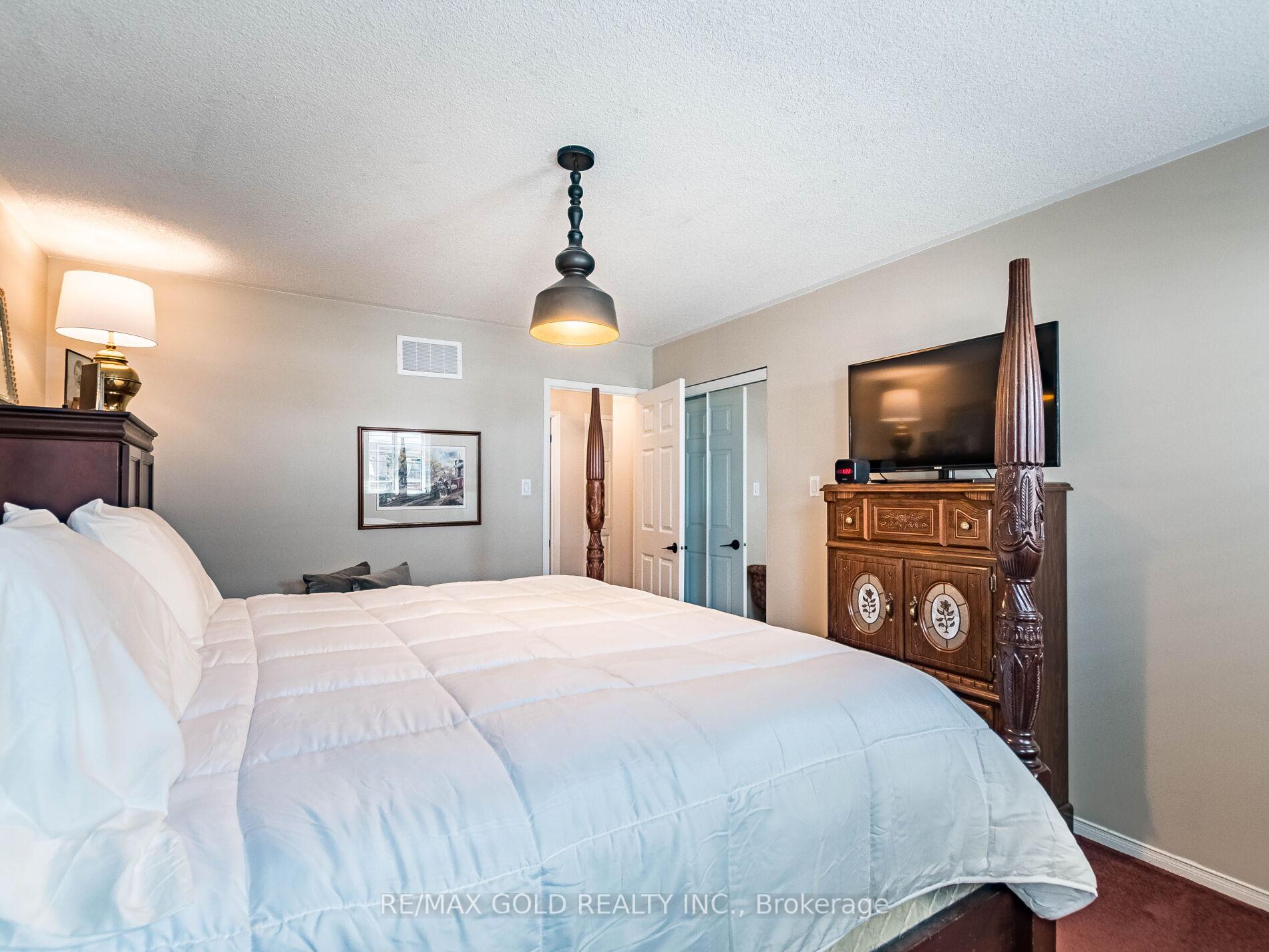Photo 16 of 98 Springview Drive, Brampton, Brampton West — HOMEH
